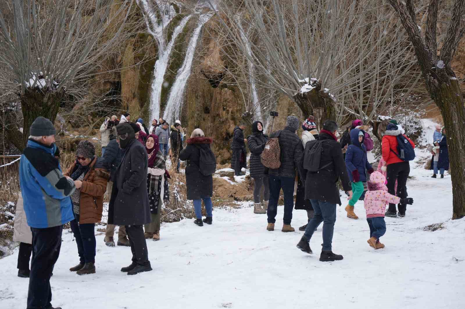 Girlevik Şelalesine her mevsim yoğun ilgi
