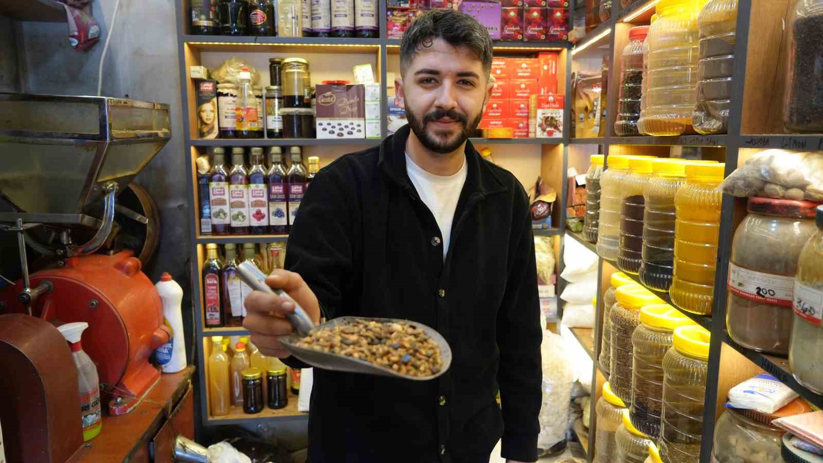 Gaziantep’te kahvaltılık zahter şifa deposu
