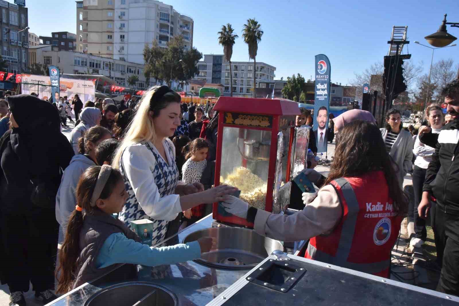 Ceyhan’da çocuklar karnelerini “Karneni Al Gel” şenliğinde kutladı
