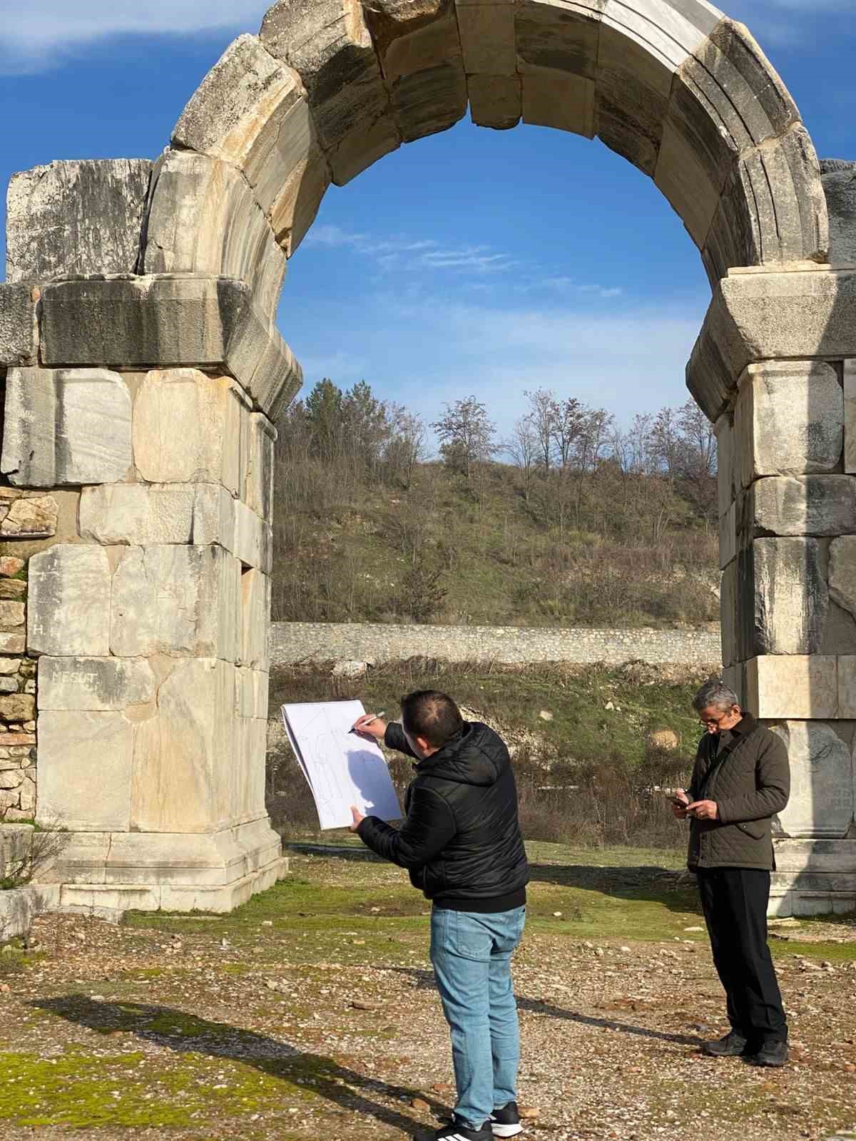 Çocuklar, Stratonikeia’da sanatla buluştu
