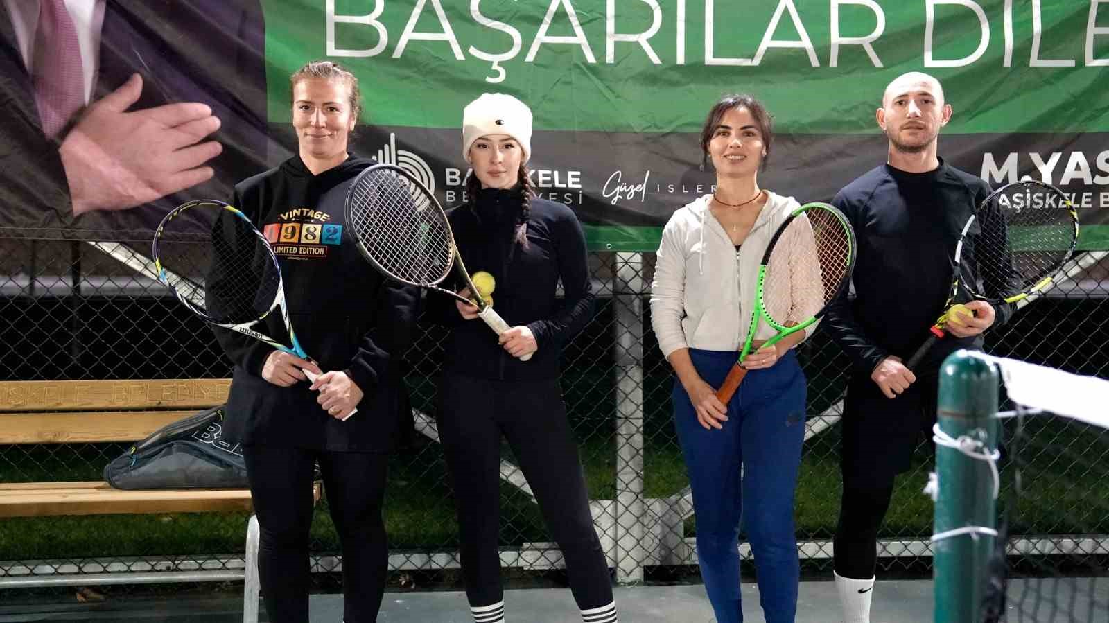 Tenis turnuvasında ödüller sahiplerini buldu
