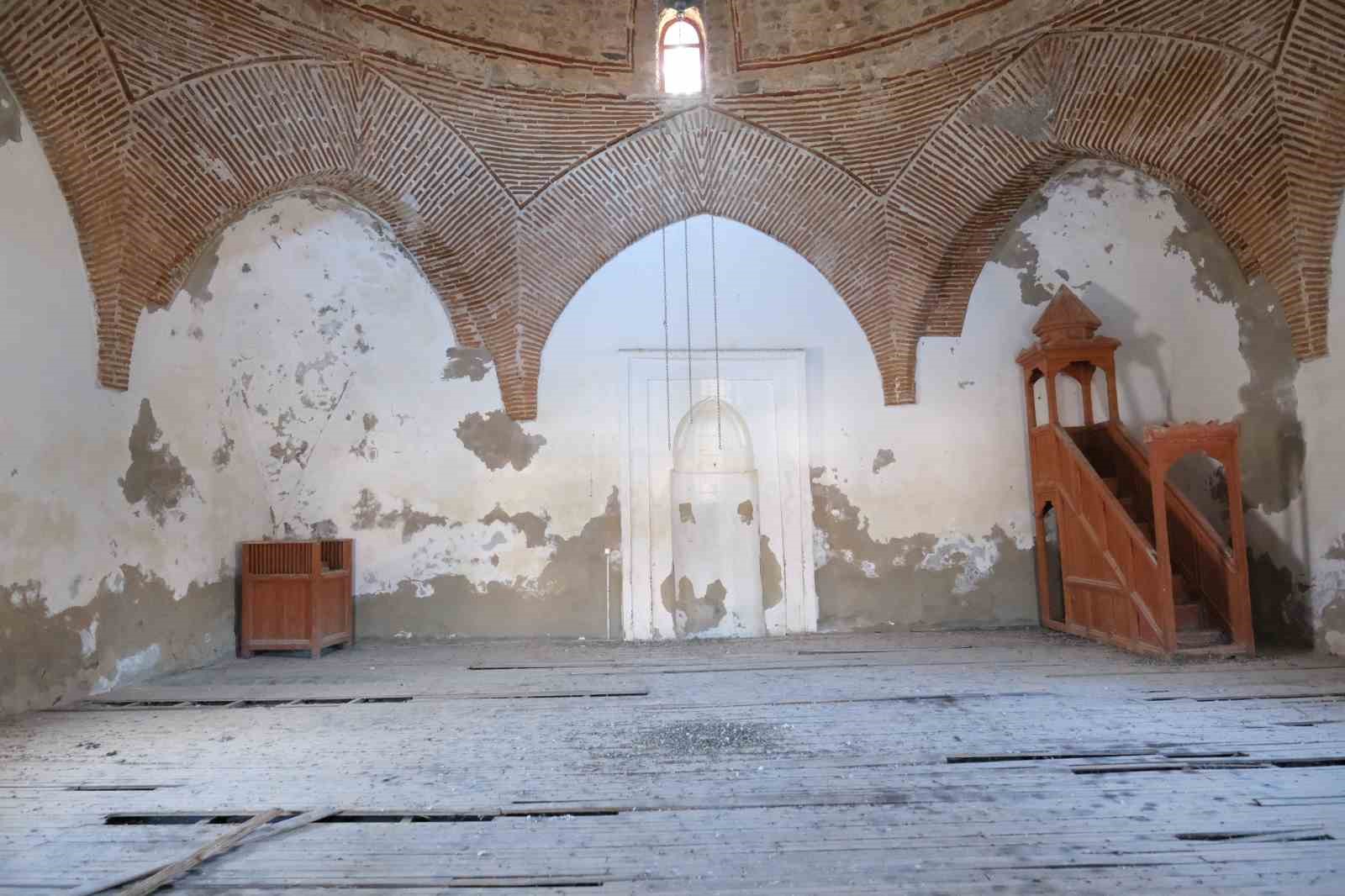 Tarihi Anadolu Selçuklu Camii yenileniyor
