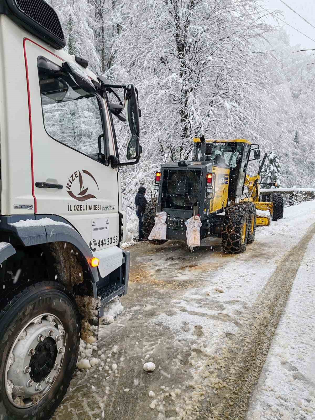 Doğu Karadeniz’de 338 köy yolu kar nedeniyle ulaşıma kapandı
