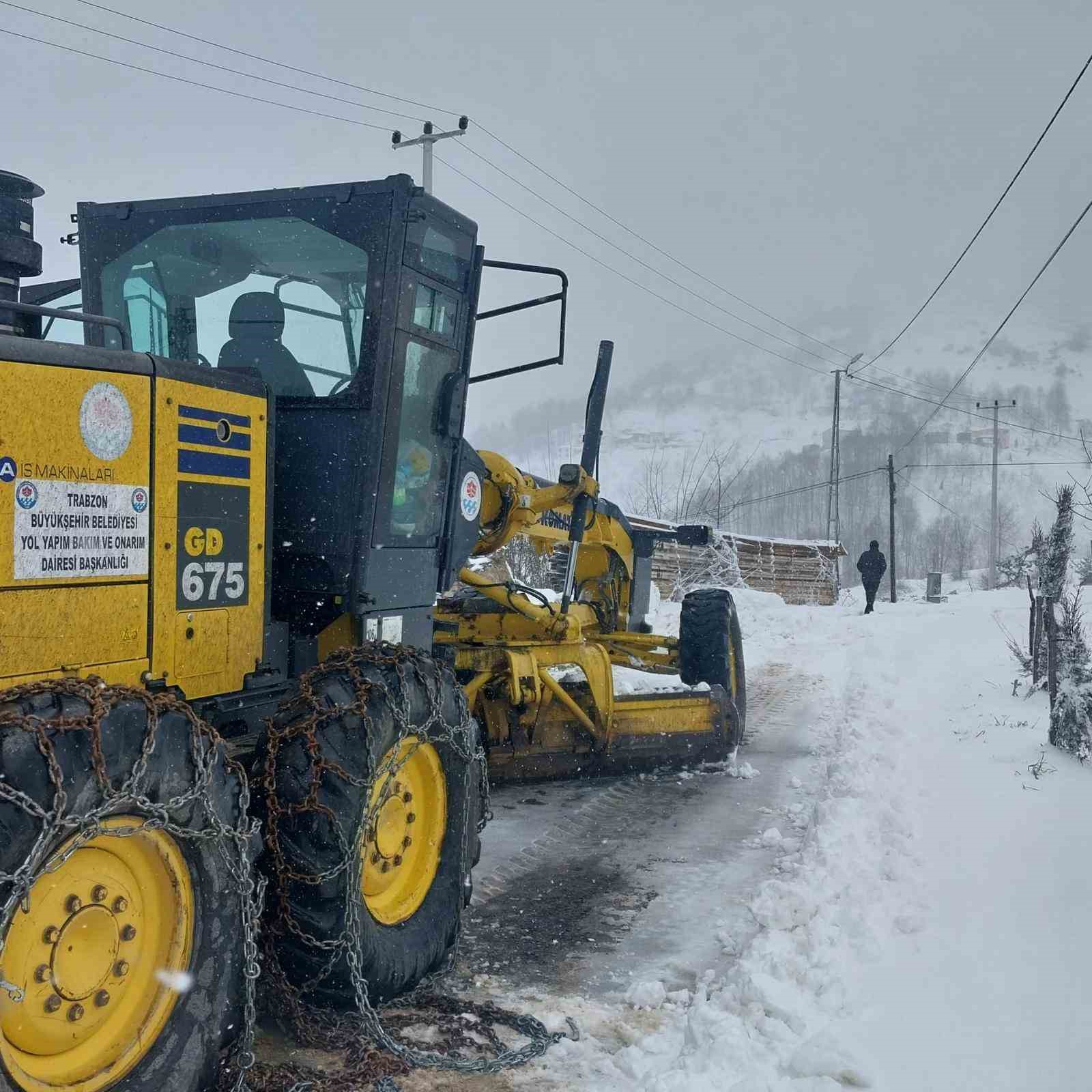 Doğu Karadeniz’de 338 köy yolu kar nedeniyle ulaşıma kapandı
