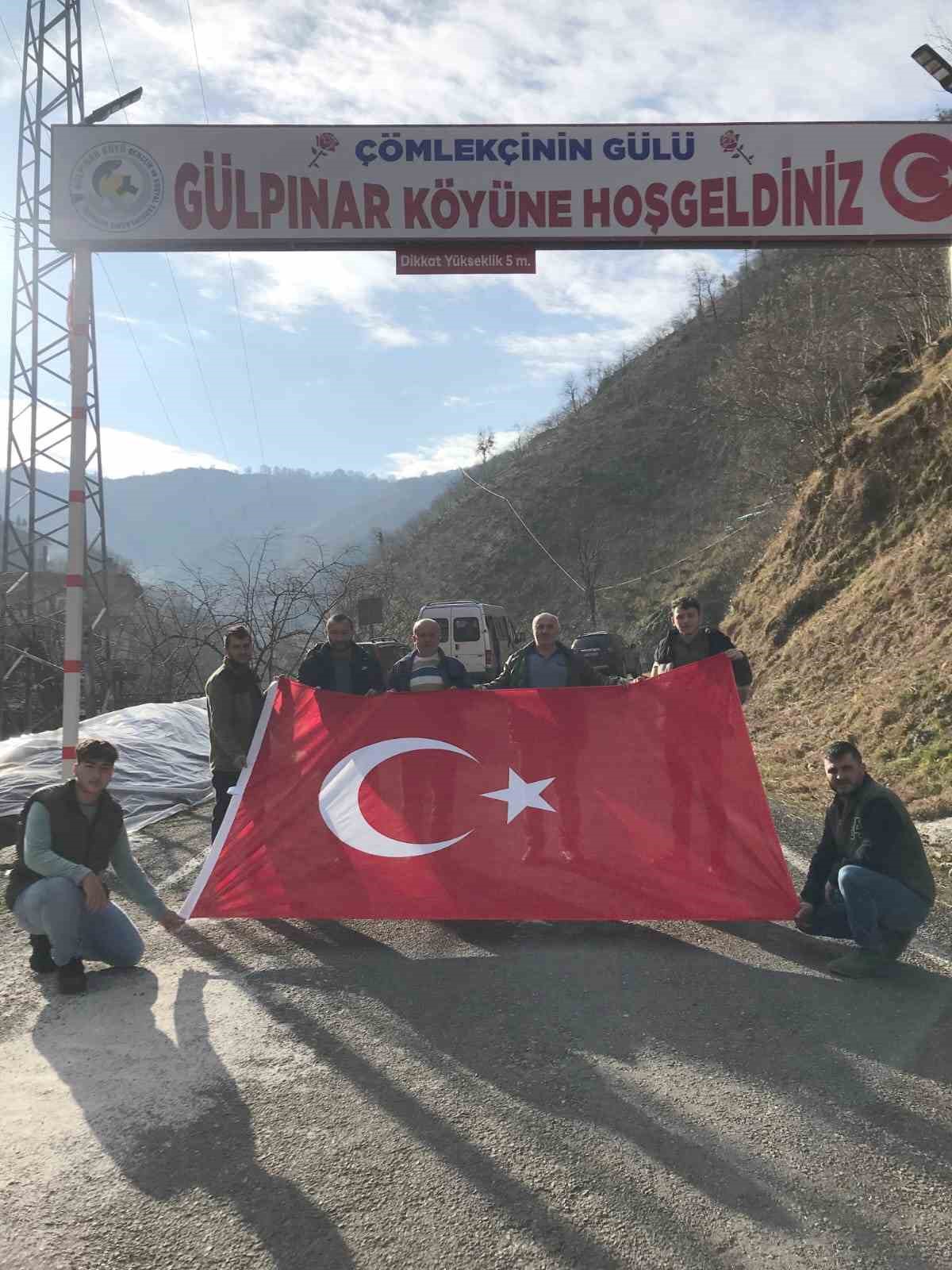 Giresun’da Şehit Ahmet Köroğlu için bayrak değişimi
