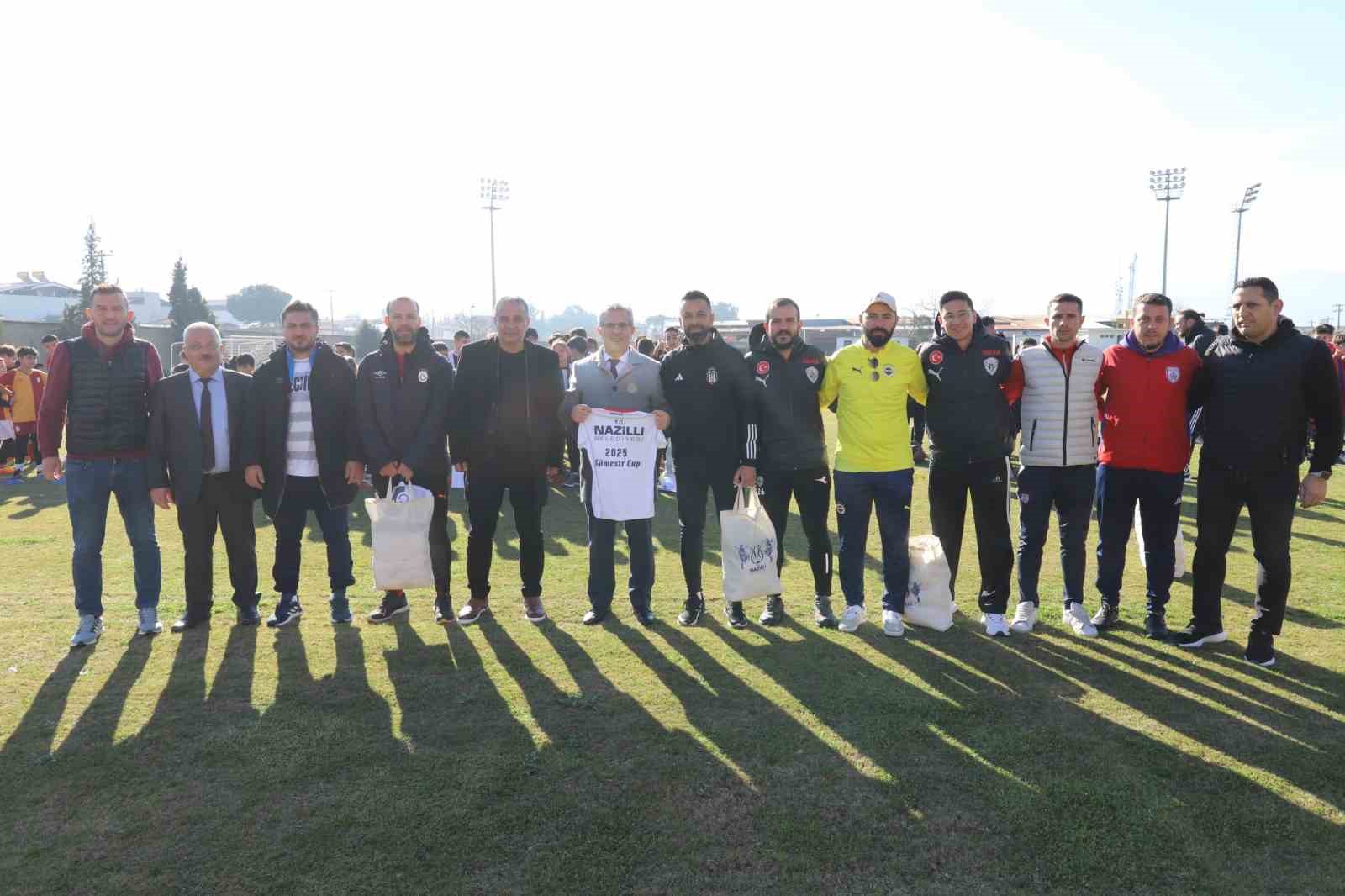 Başkan Tetik 2025 Sömestr Cup Futbol Şenliği’nde sporcularla buluştu
