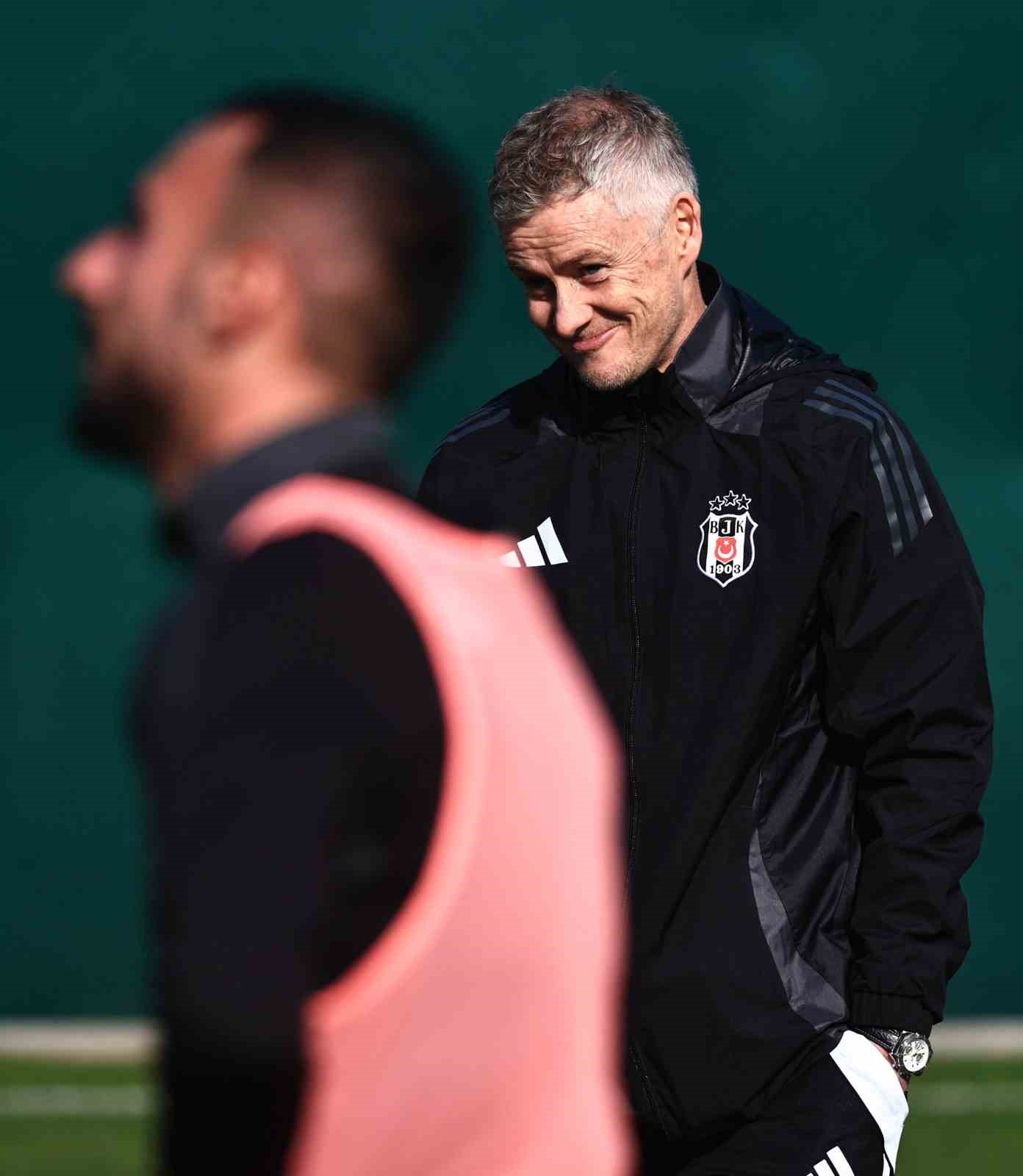 Beşiktaş’ta Ole Gunnar Solskjaer, ilk antrenmanına çıktı
