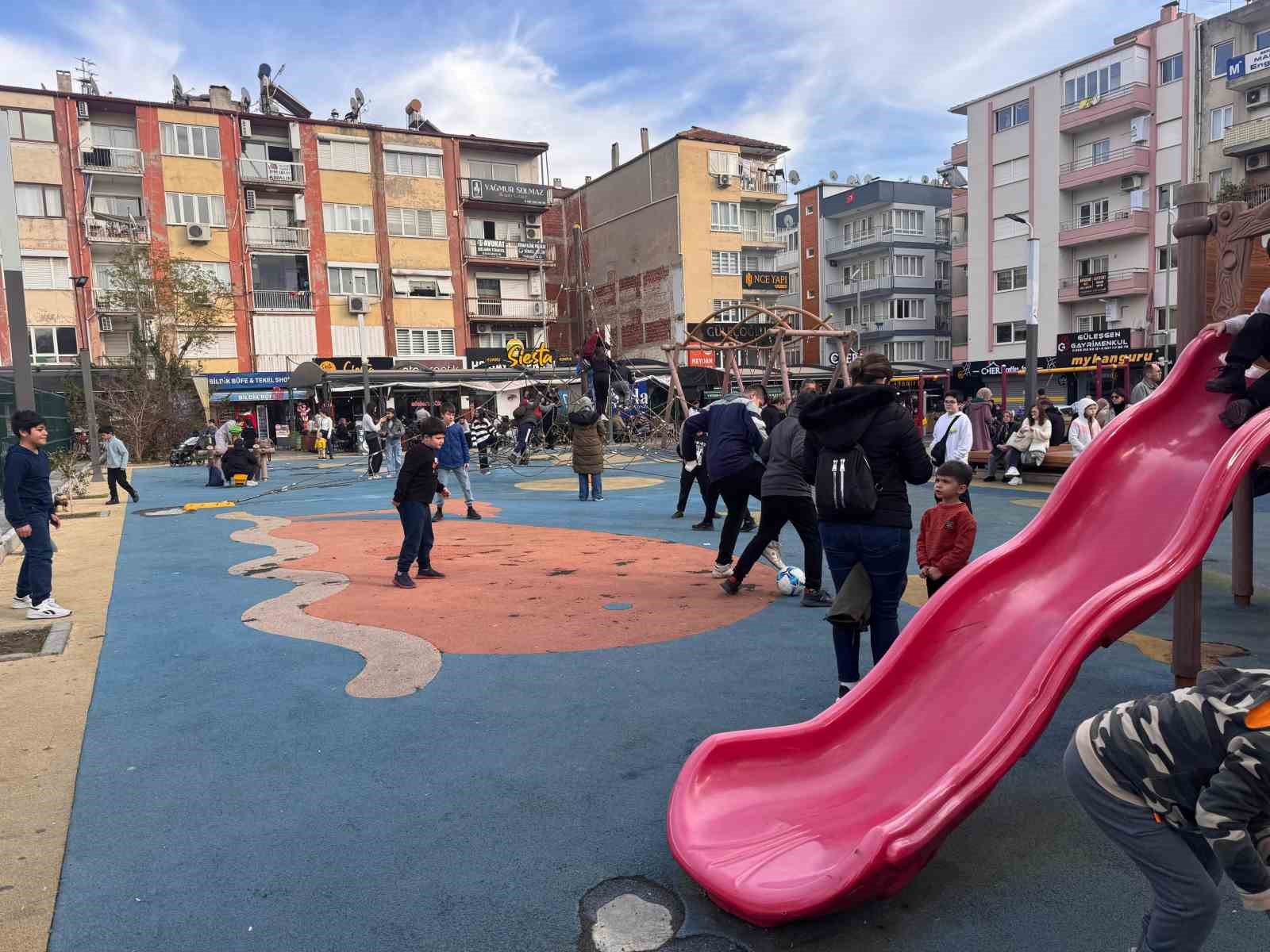 Yarıyıl tatilinde parklar doldu
