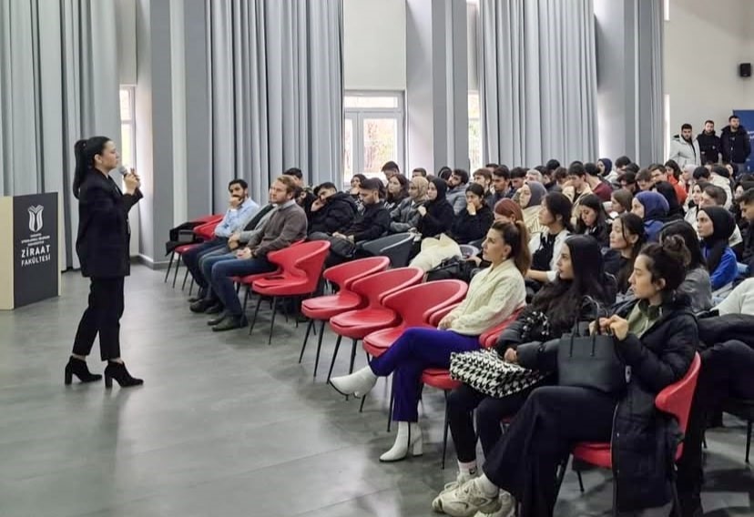 SUBÜ’de ‘Bağımlılıkla Mücadele Seminerleri’ verildi
