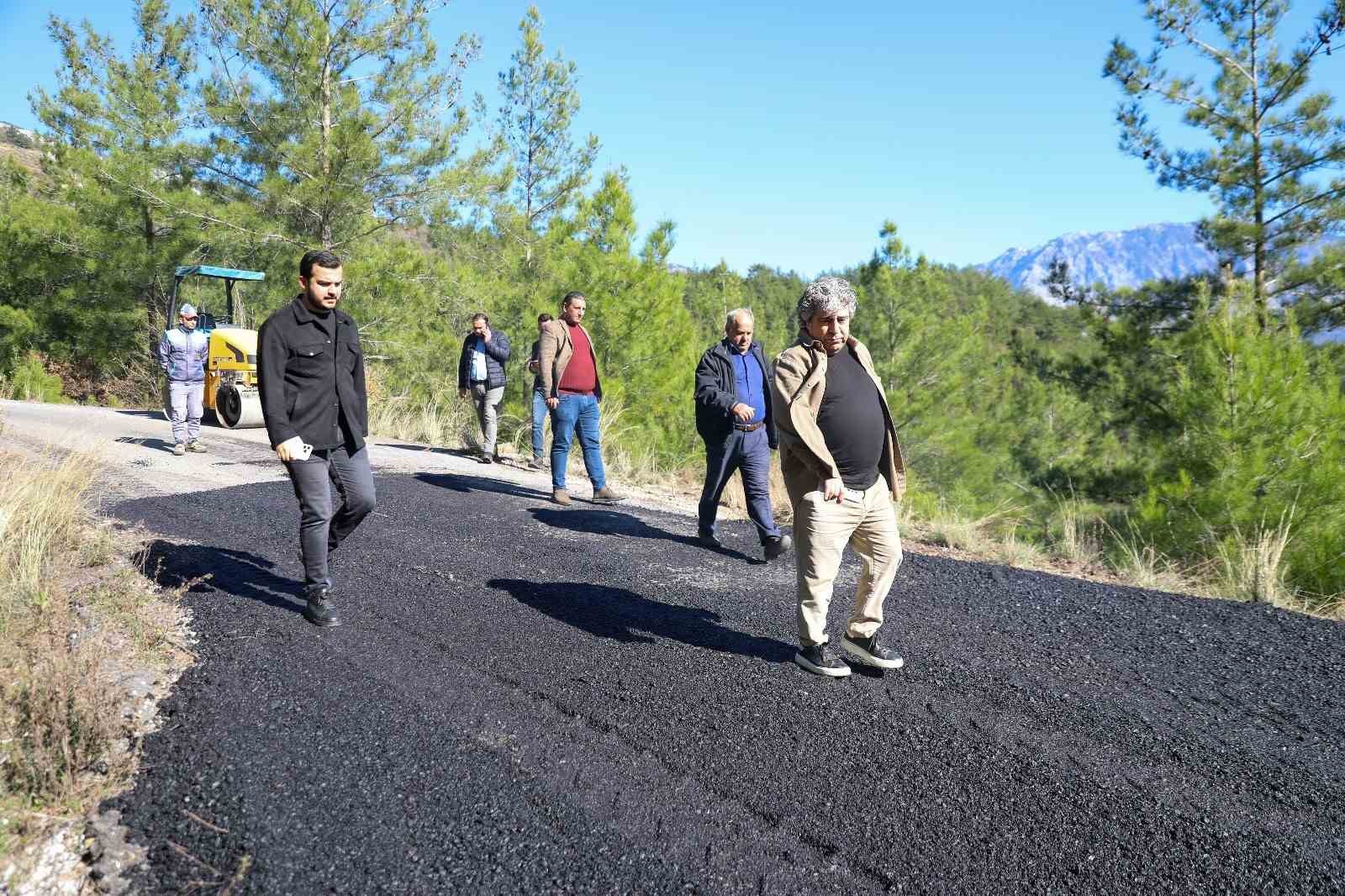 Alanya’da kırsal mahallelerin yol hasreti sona eriyor
