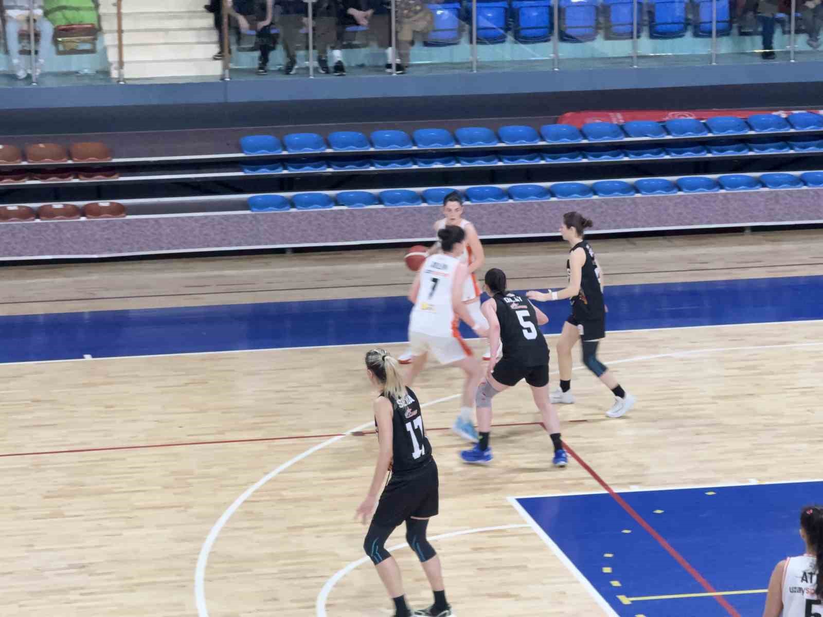 Kadınlar Bölgesel Basketbol Ligi: Düzce Atletik: 44 - Besaş Spor: 51
