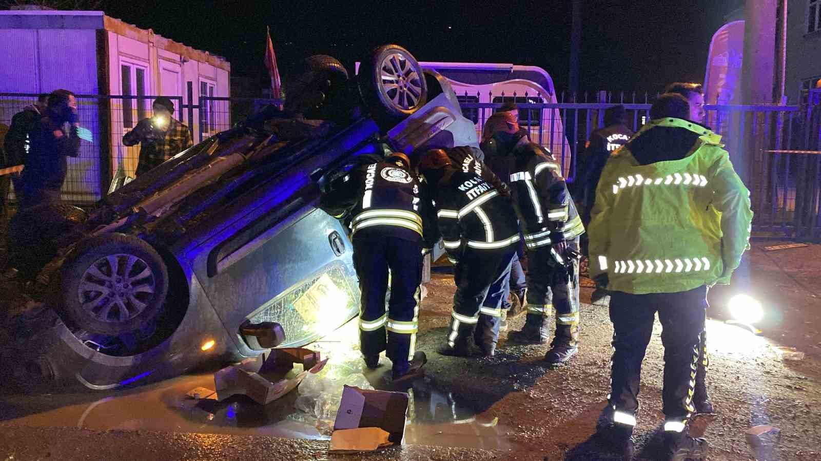 Tırın çarptığı hafif ticari araç metrelerce sürüklenerek takla attı: 3 yaralı
