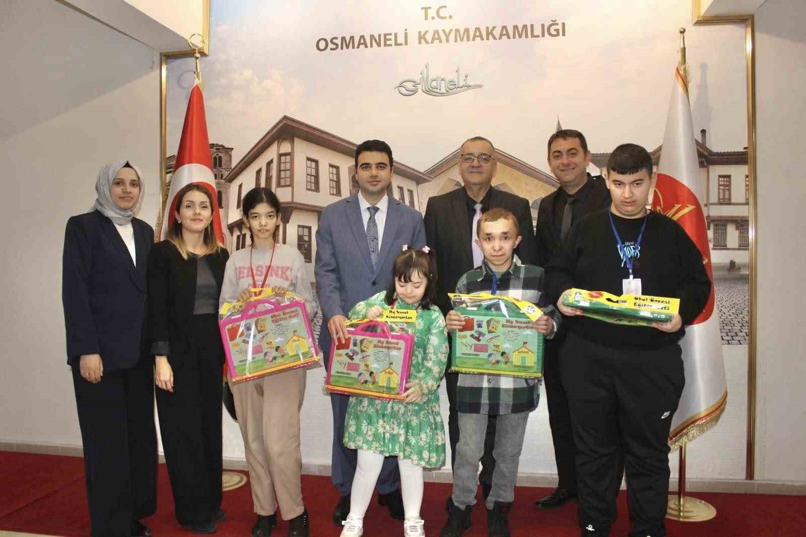 Özel çocuklardan anlamlı hediye
