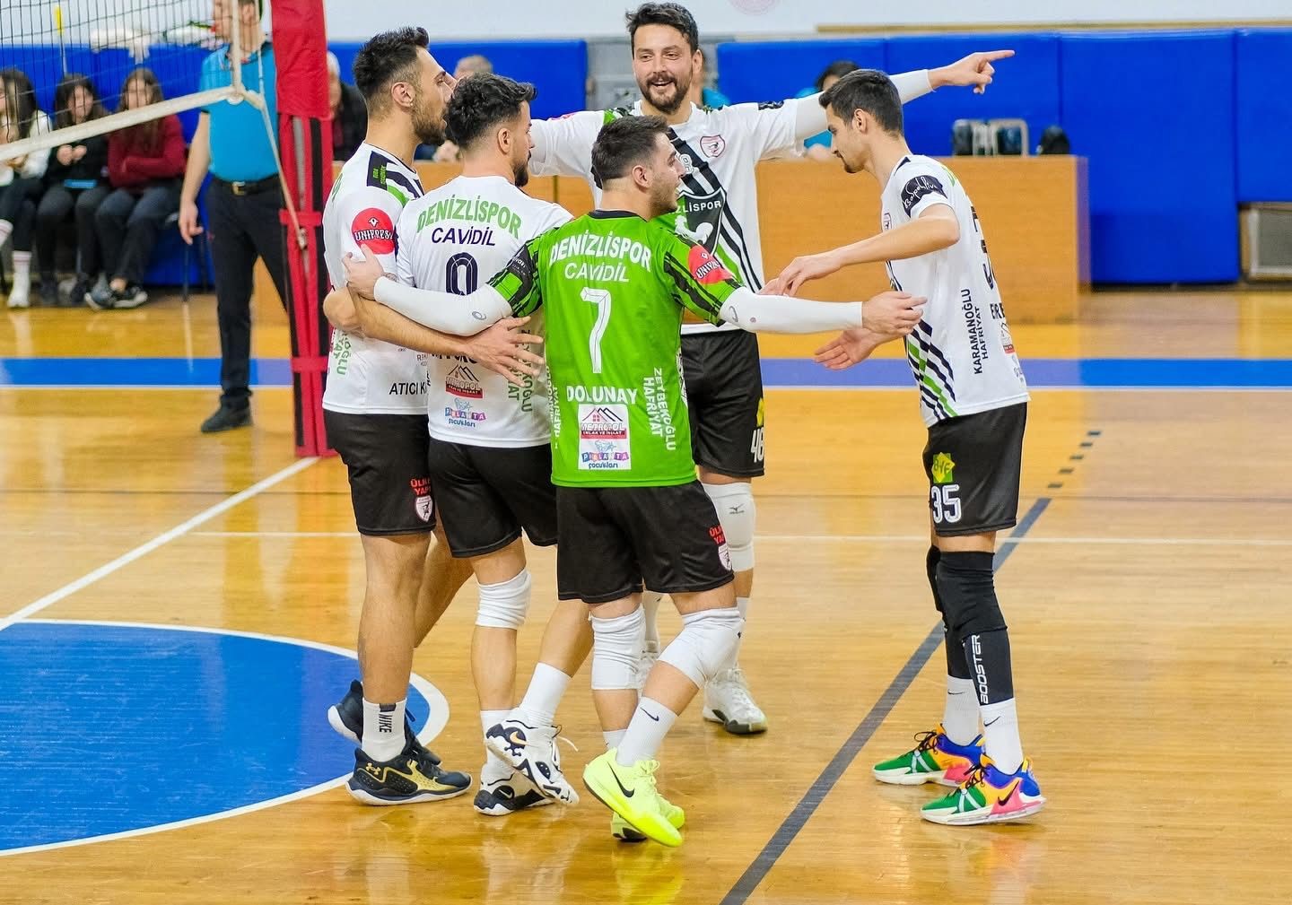 Play-off’ları garantileyen Denizlispor Cavidil, taraflarıyla birlikte rahat kazandı
