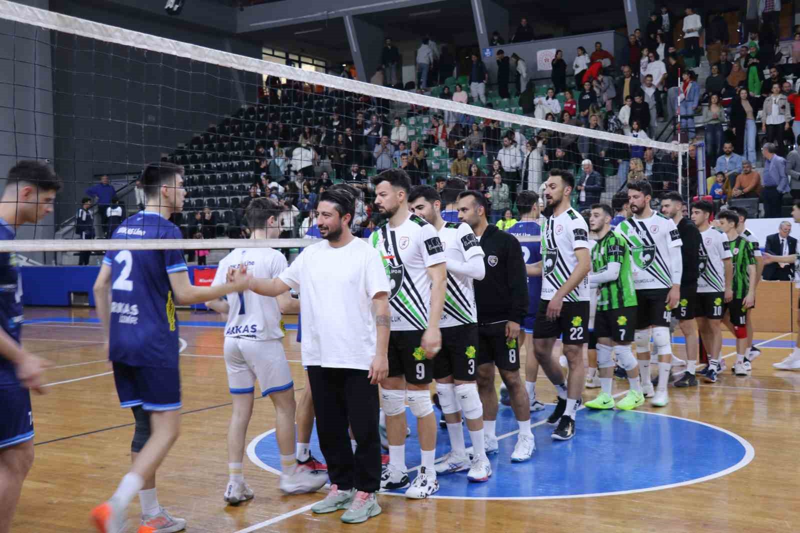 Play-off’ları garantileyen Denizlispor Cavidil, taraflarıyla birlikte rahat kazandı
