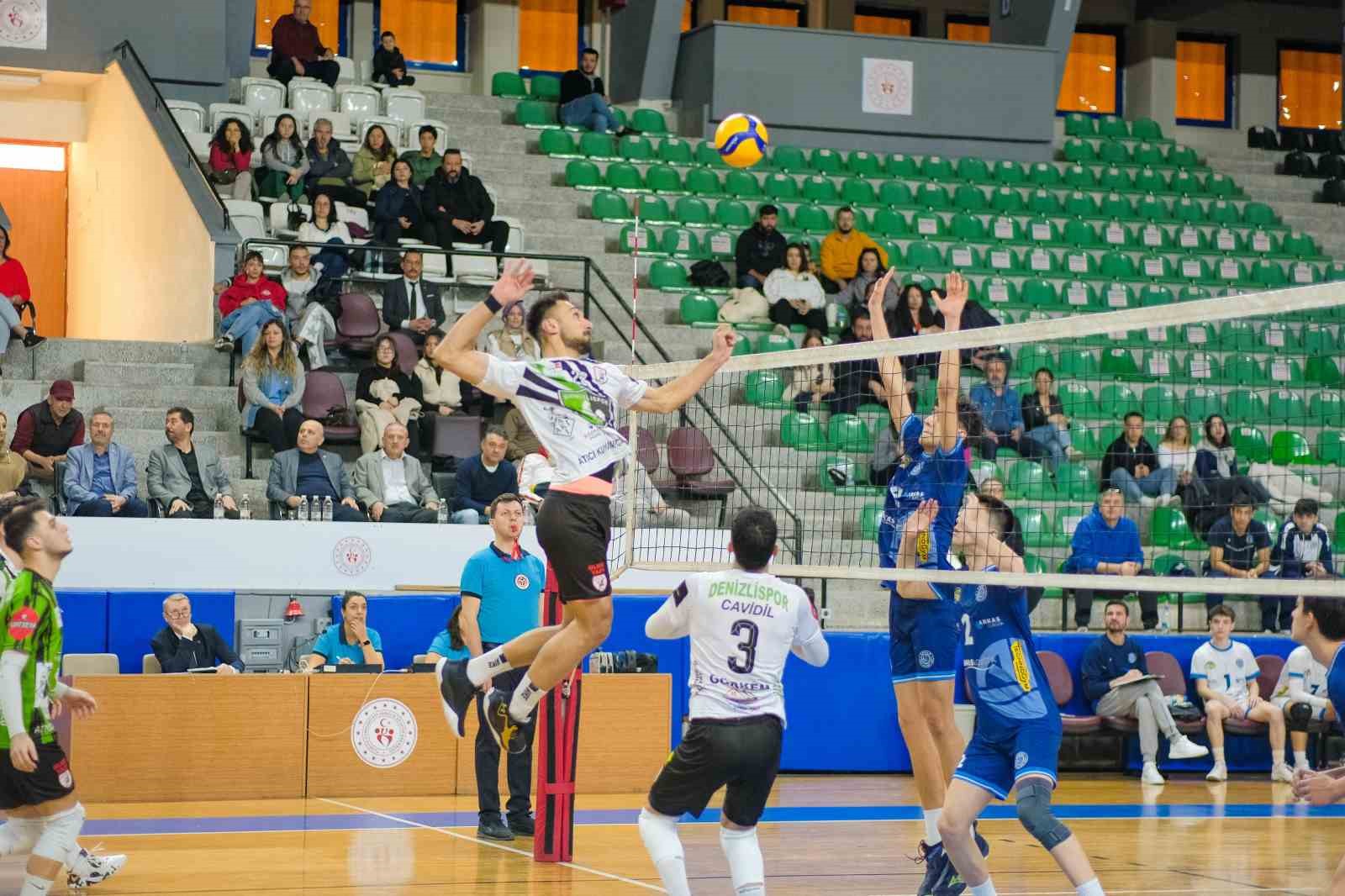 Play-off’ları garantileyen Denizlispor Cavidil, taraflarıyla birlikte rahat kazandı
