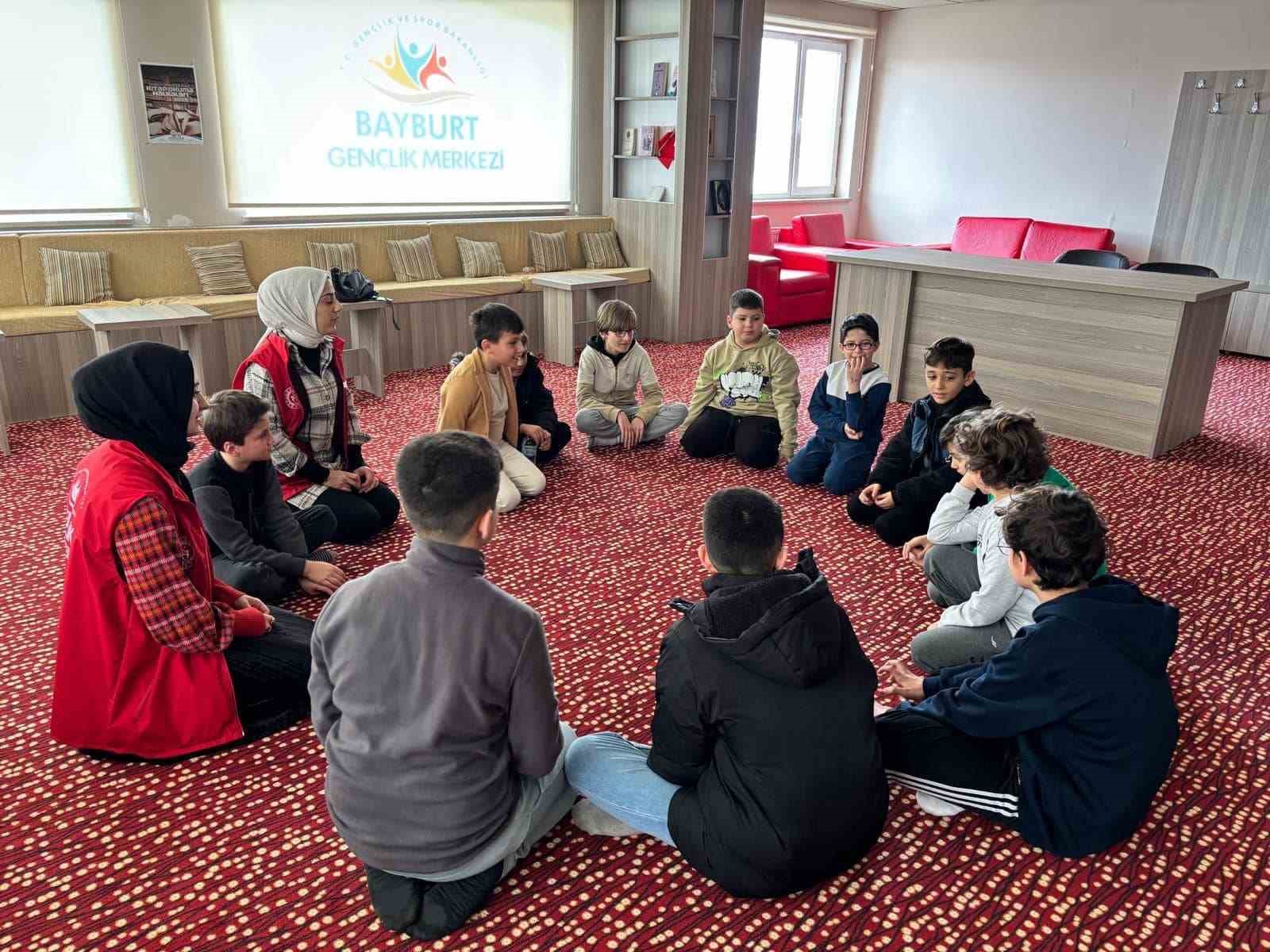 Bayburt Gençlik Merkezi’nin yarıyıl tatilindeki öğrencilere yönelik ’Gençlik Kış Kulübü’ başladı
