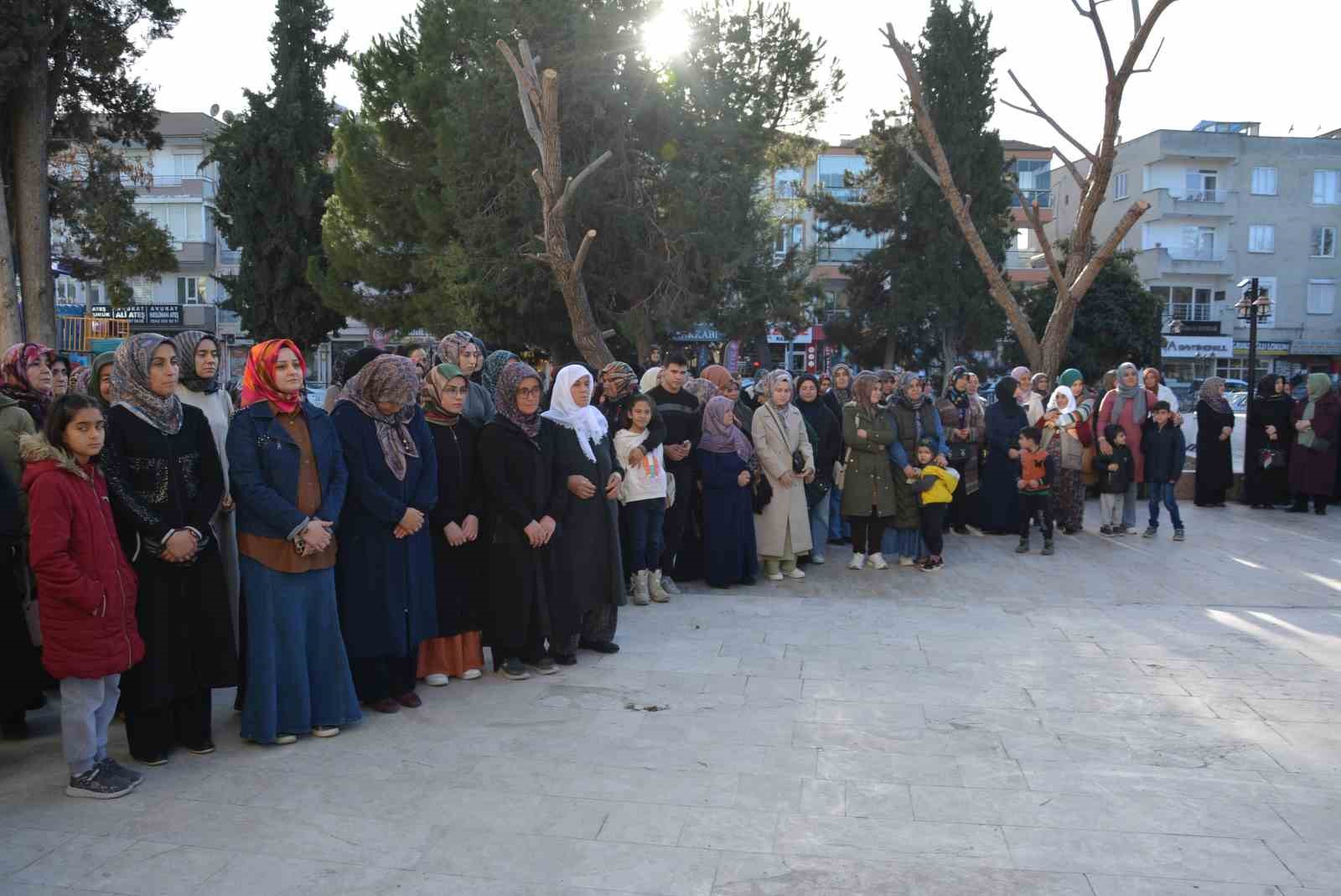 Korkutelili hafızlar umre ile ödüllendirildi
