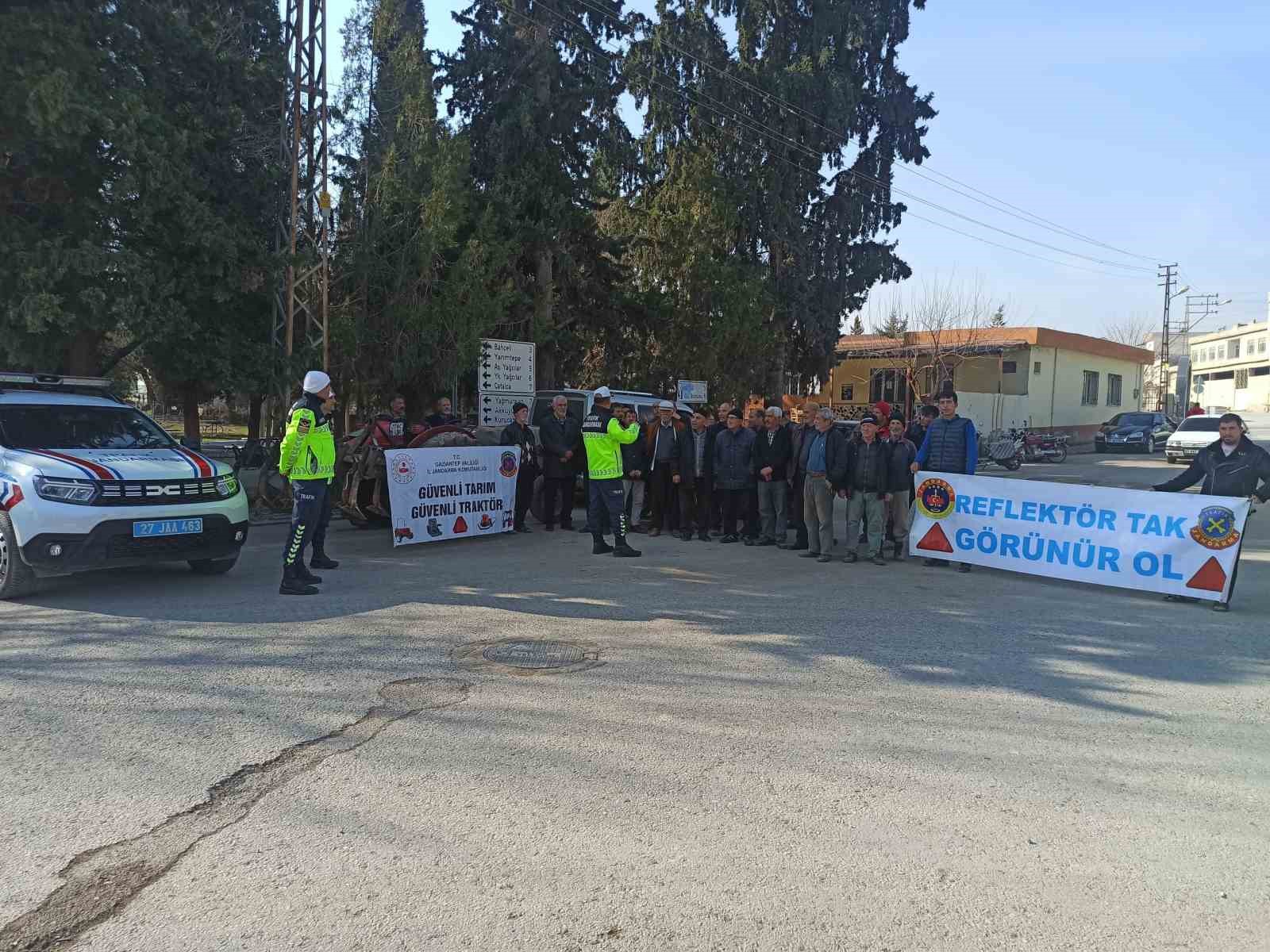 Jandarmadan 395 traktör sürücüsüne güvenlik trafik ve güvenli tarım eğitimi
