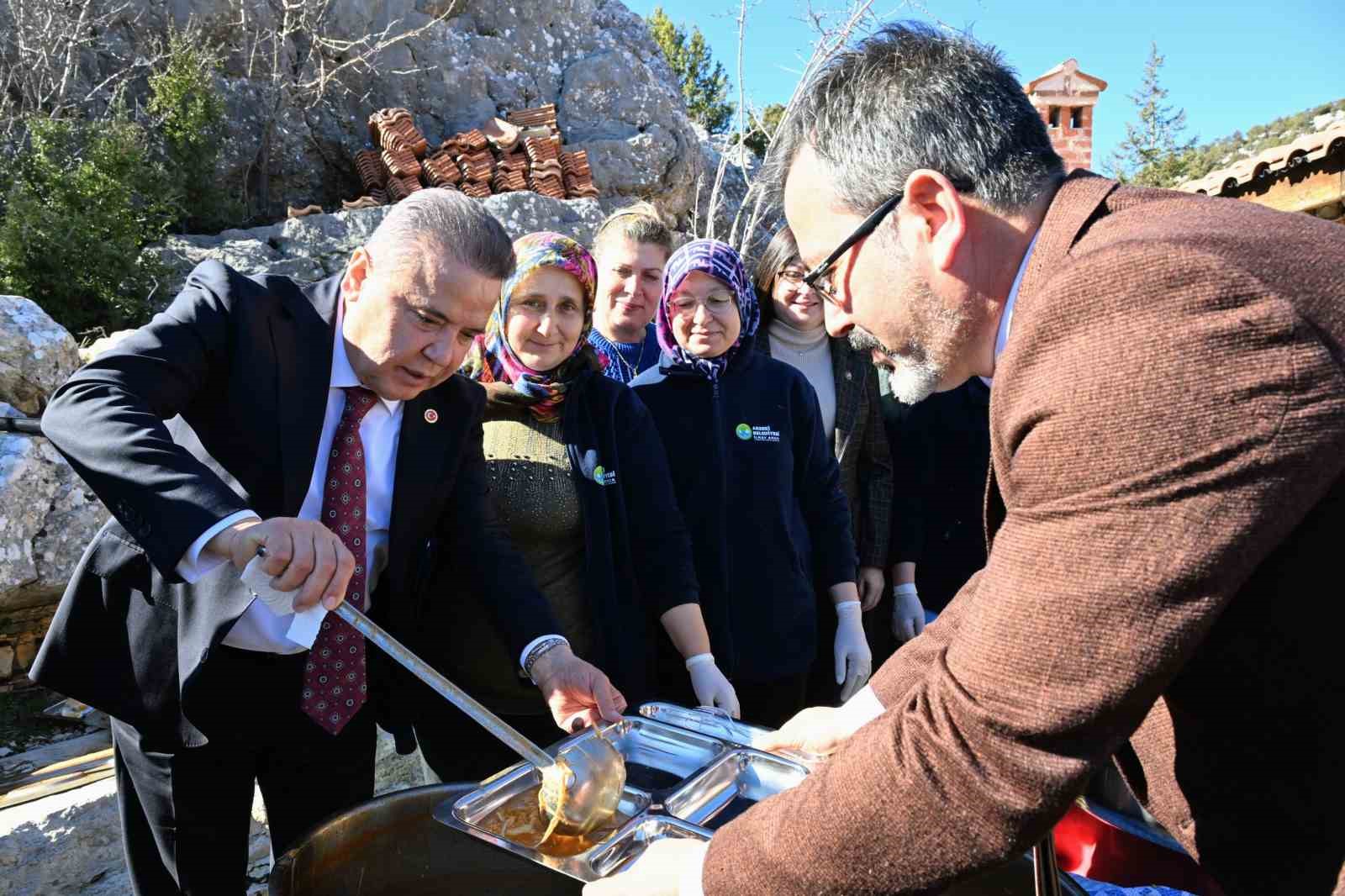 Başkan Muhittin Böcek, “Söz verdiklerimizi yapacağız”
