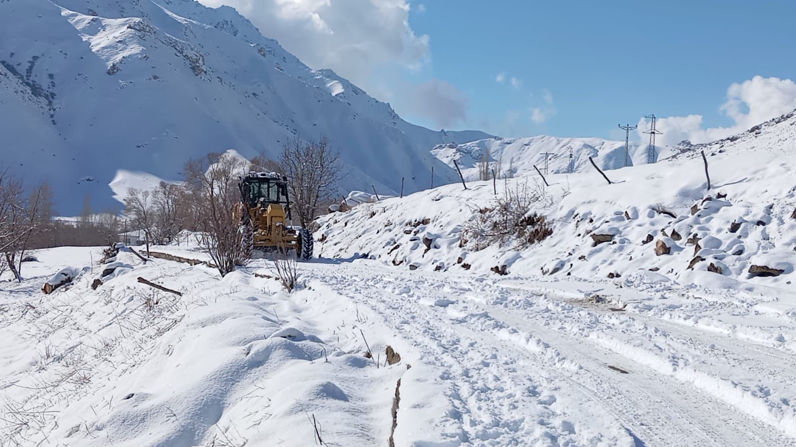 Şırnak’ta kapalı 9 köy yolu ulaşıma açıldı
