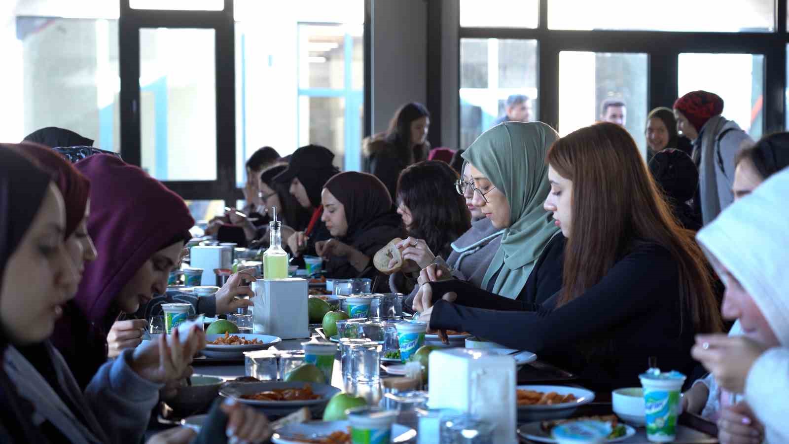 Esenler Gençlik Köyü ilk misafirlerini ağırladı
