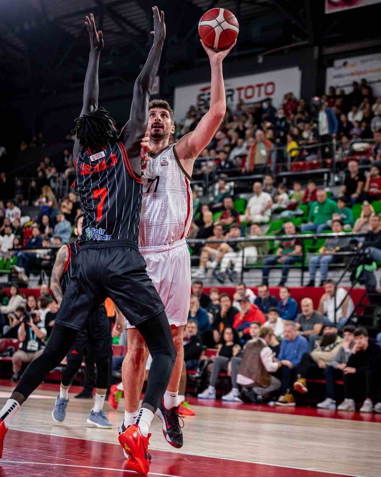 Karşıyaka Basketbol’da 2 oyuncu daha gidiyor
