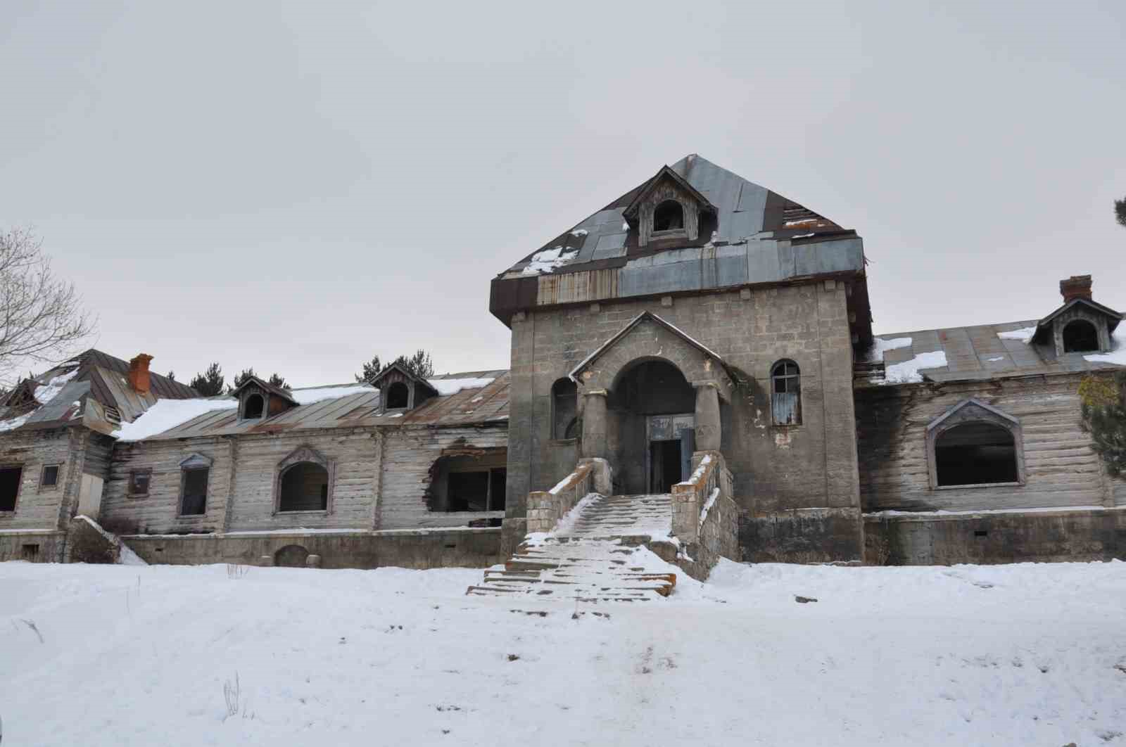 Sarıkamış’taki Rus Çarı Nikola’ya ait köşk turizme kazandırılmayı bekliyor
