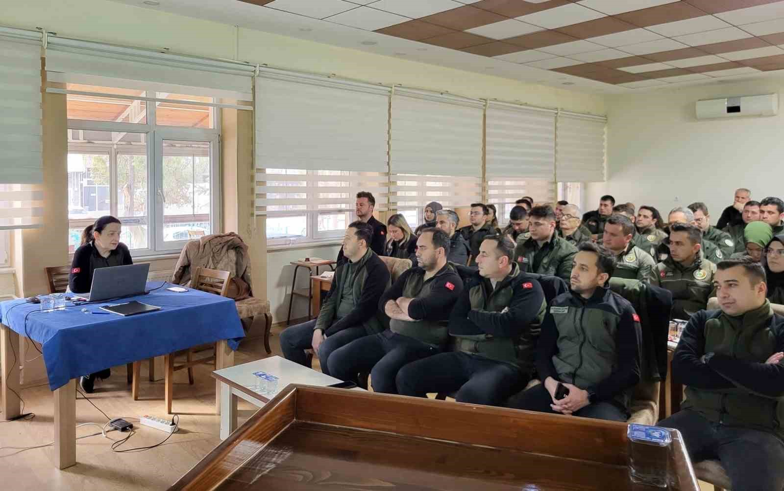 Kütahya Orman Bölge Müdürü Erdal Dingil, “Hedefimiz eğitimlerle insan ve hizmet kalitemizi yükseltmek”
