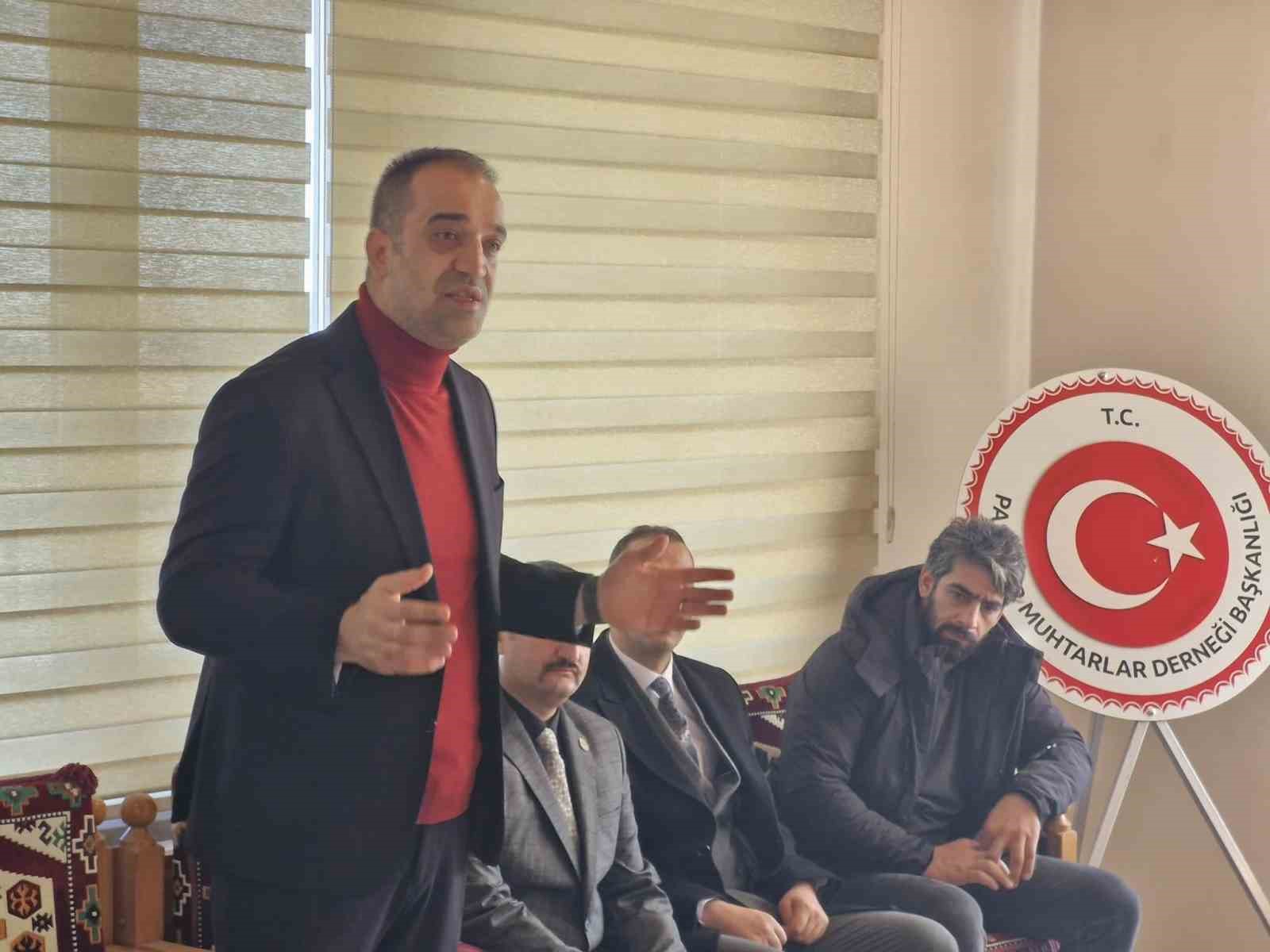 MHP İl Başkanı Yurdagül, Pasinler’de muhtarlarla bir araya geldi
