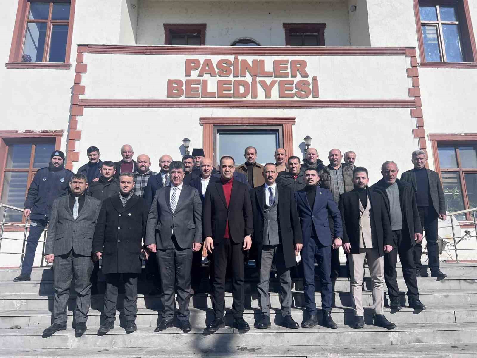 MHP İl Başkanı Yurdagül, Pasinler’de muhtarlarla bir araya geldi
