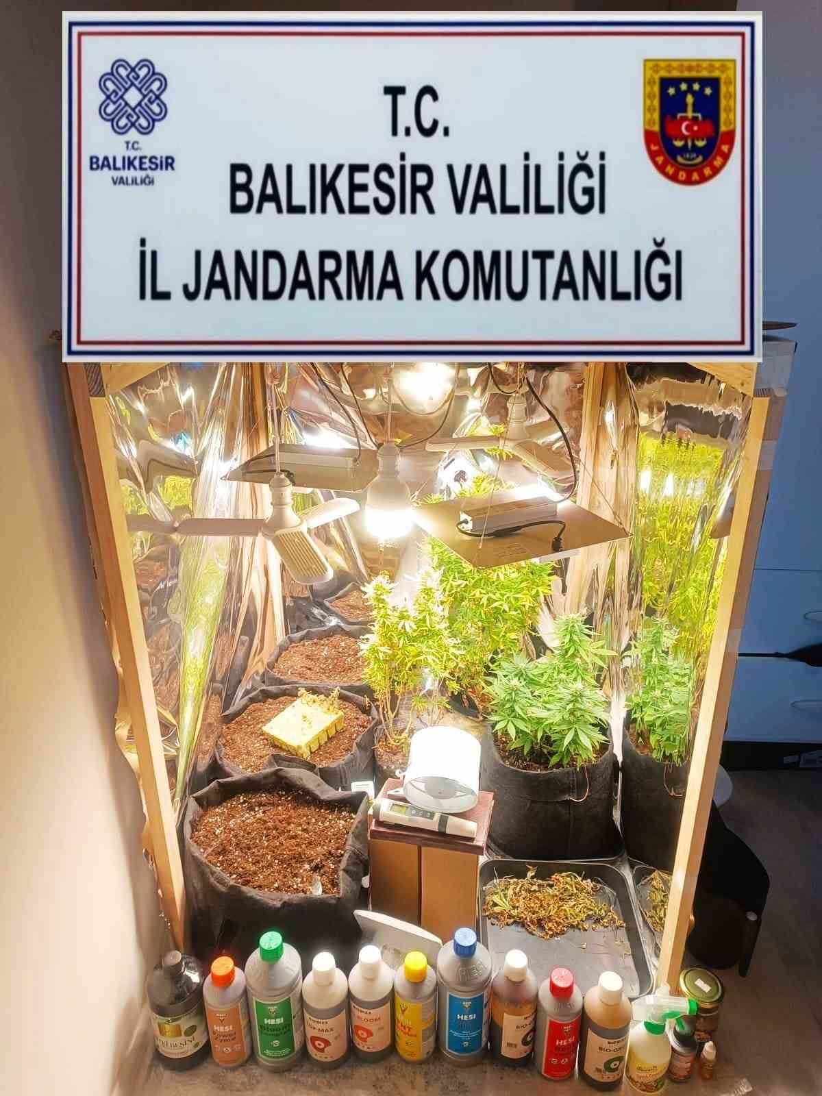 Balıkesir’de 2 uyuşturucu taciri yakalandı
