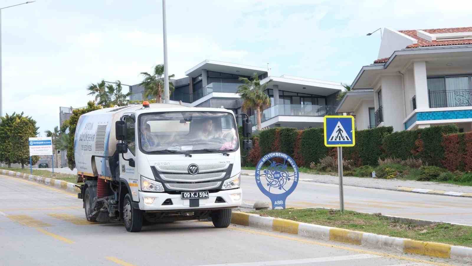 Büyükşehir, Kuşadası’nda çalışmalarını sürdürüyor
