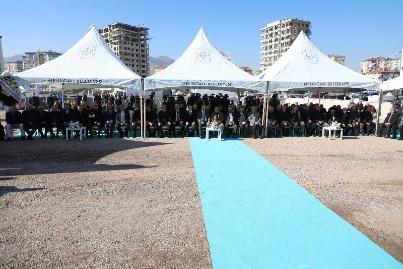 Altınoluk Mahallesi’nde yatay mimarinin temelleri atıldı
