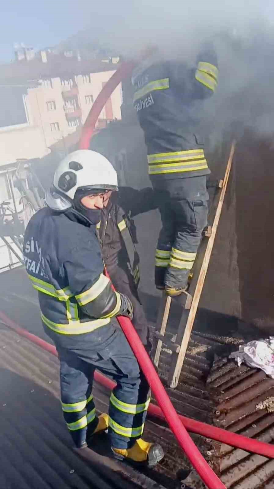 Sivas’ta baca yangını itfaiyenin zamanda müdahalesi ile söndürüldü
