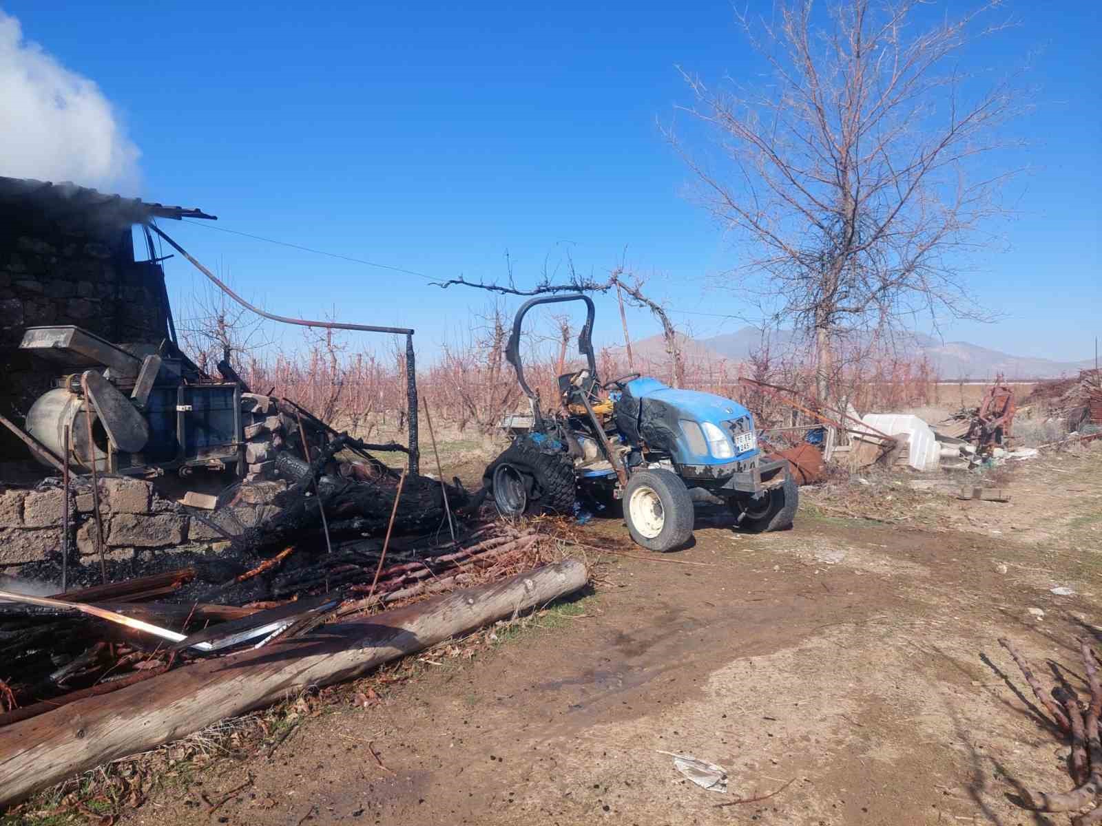 Karaman’da depo yangınında büyük çapta maddi hasar oluştu
