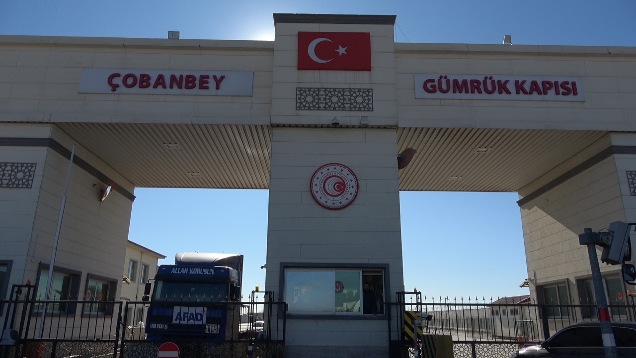 Çobanbey Gümrük Kapısı’ndan Suriyelilerin dönüşleri sürüyor
