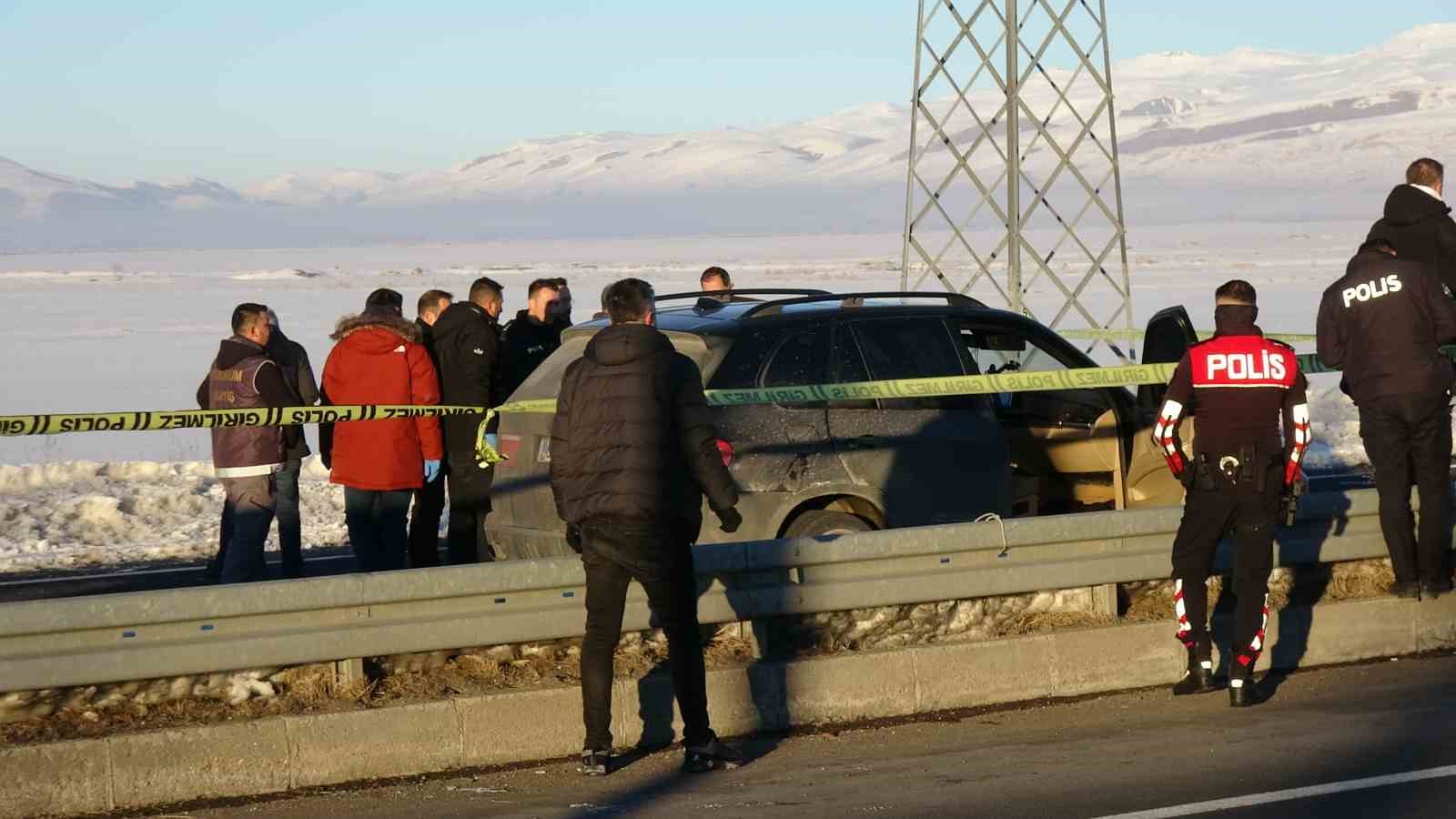 Kardeşini silahla öldürdü ardından kendini vurdu
