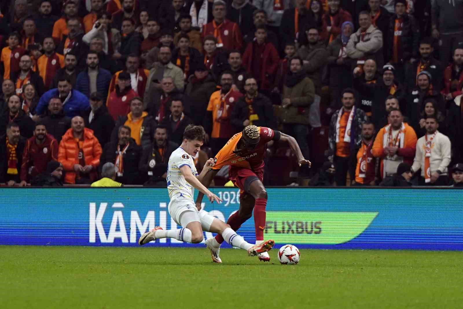 UEFA Avrupa Ligi: Galatasaray: 1 - Dinamo Kiev: 0 (Maç devam ediyor)
