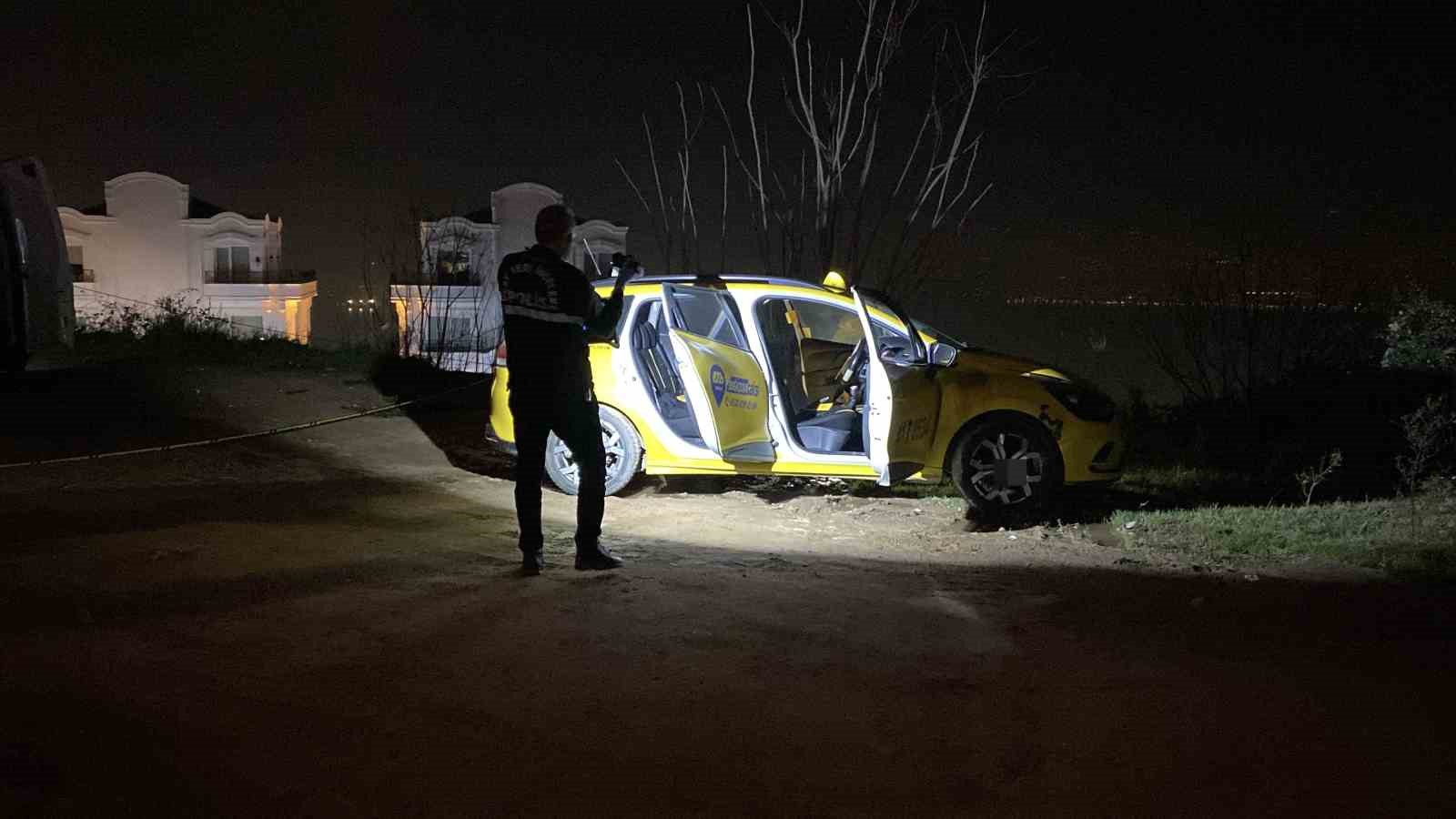 Taksici yol kenarında boğazı kesilmiş halde bulundu
