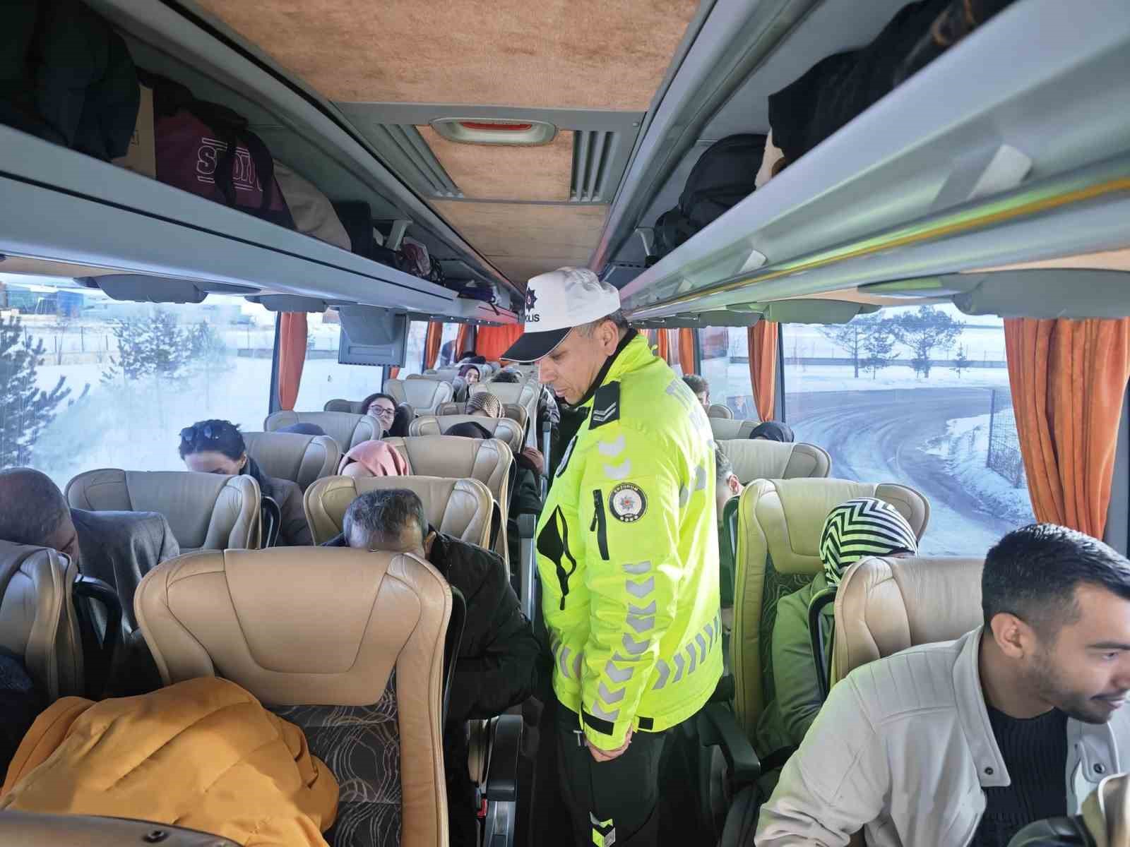 Emniyetten kemer ve kış lastiğine sıkı denetim
