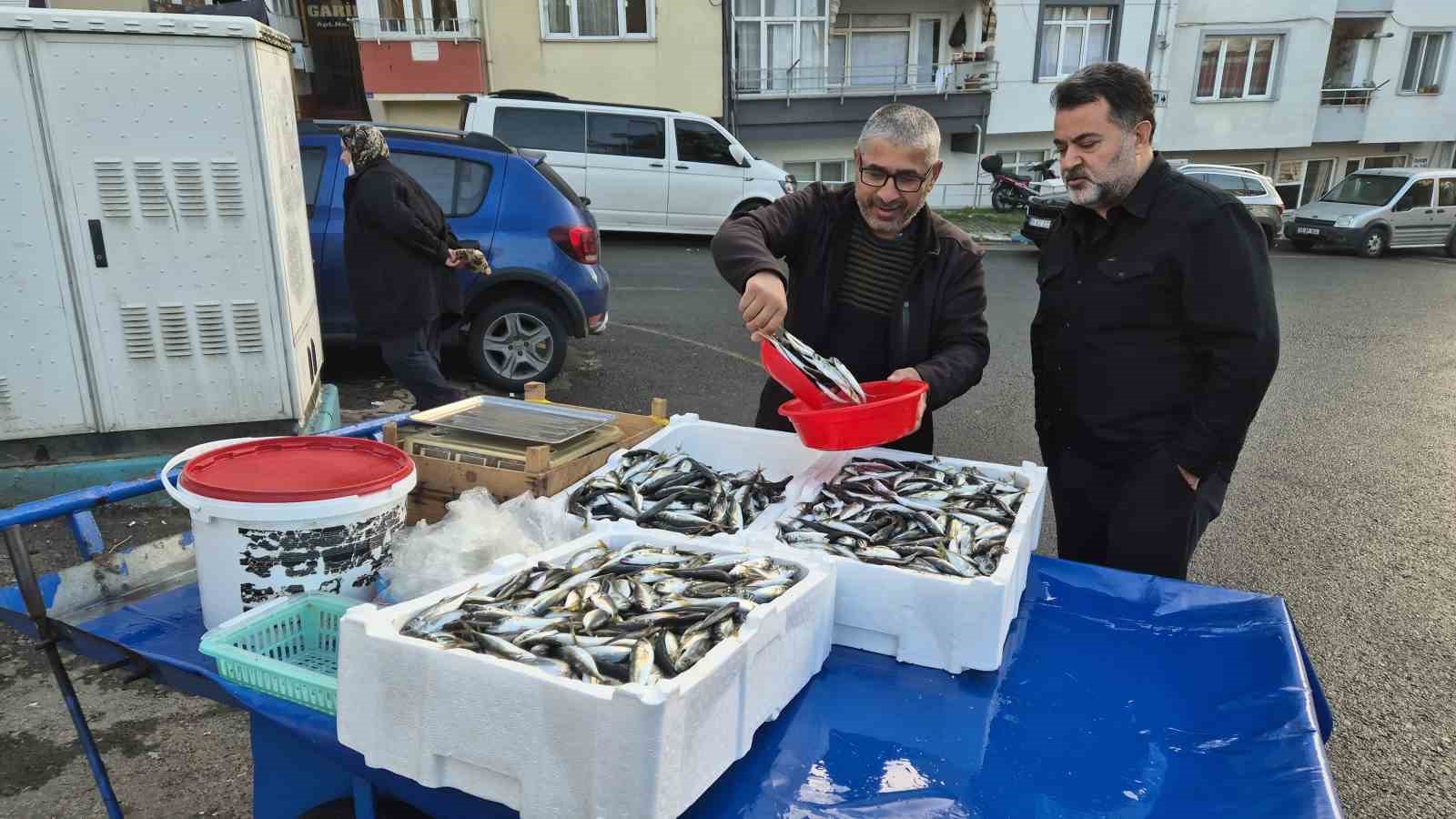 Tekirdağ’da seyyar tezgahlarda istavritin kilosu 150 liraya satılıyor
