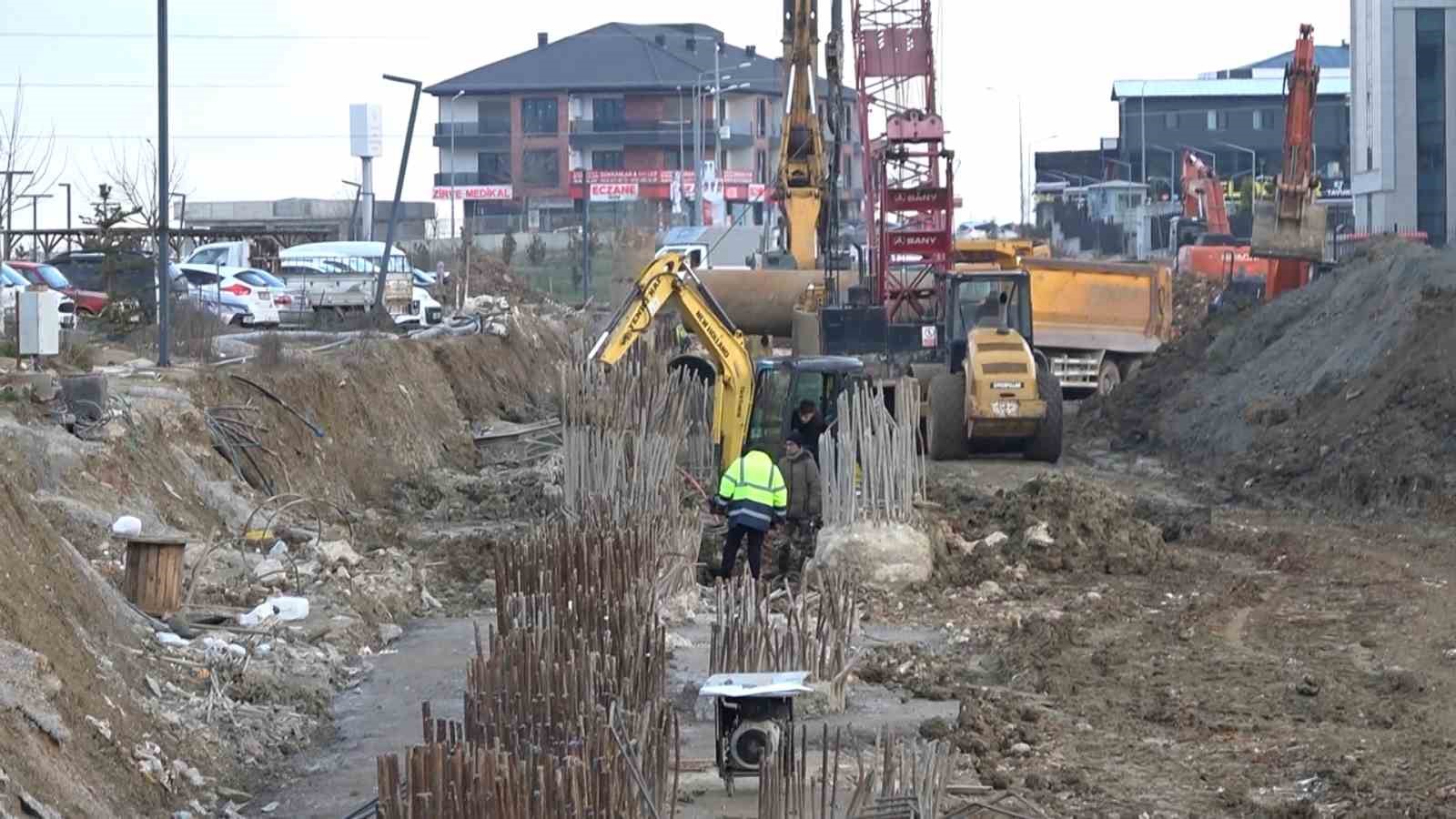 Yalova’da çöken hastane yolu yapımı devam ediyor
