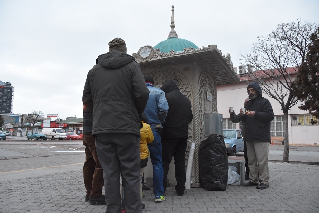 Kocasinan’dan soğuk havada sıcak çorba ikramı
