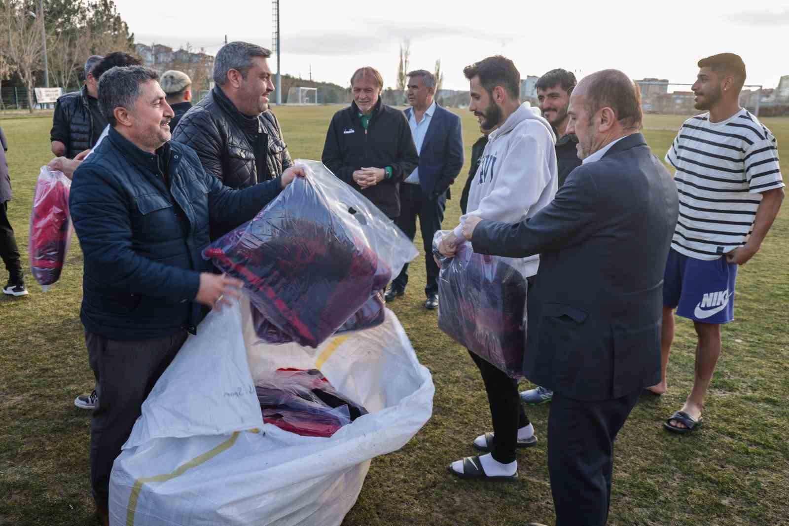 Başkan Yalım’dan Uşakspor sporcularına ziyaret
