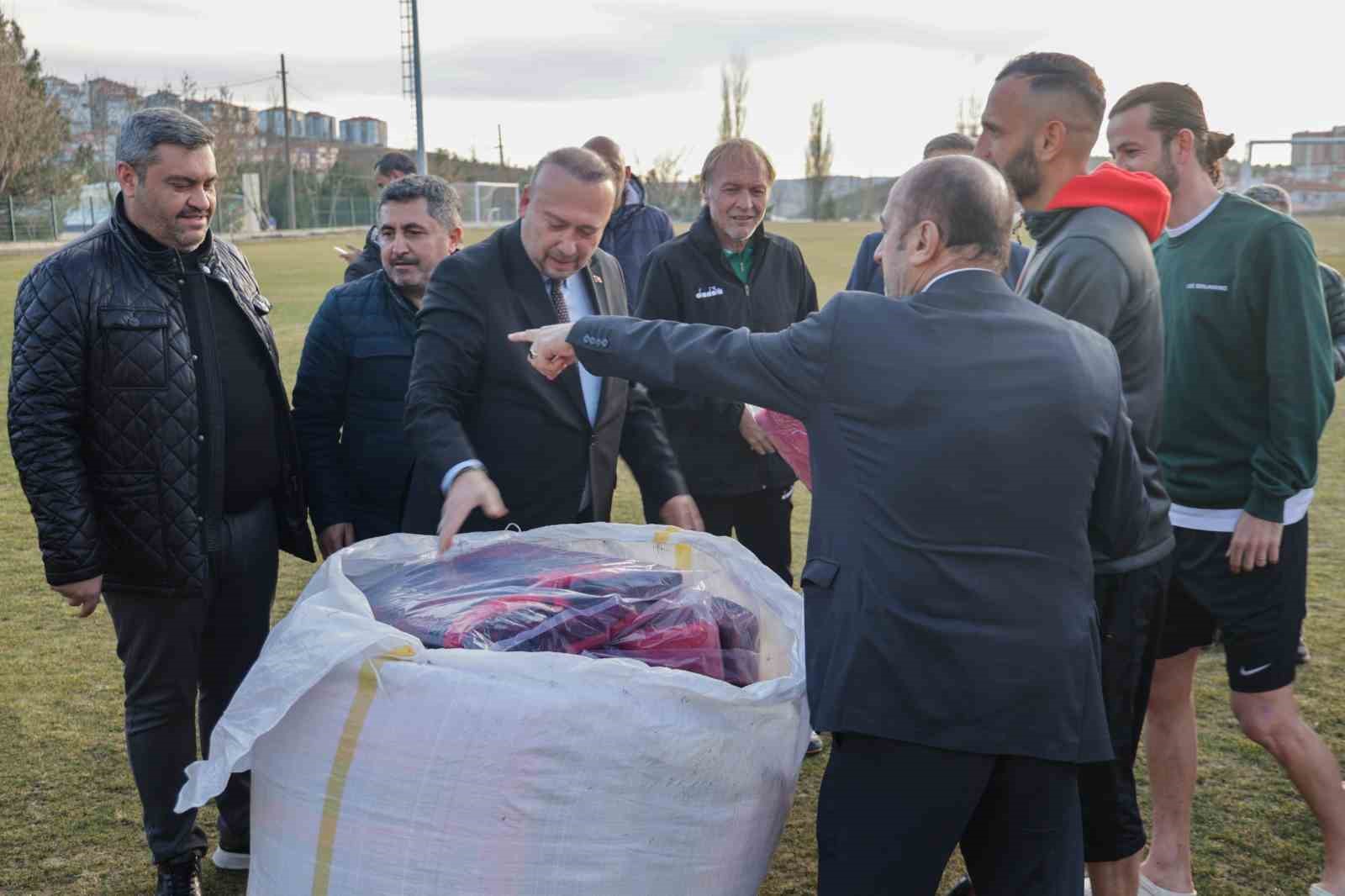 Başkan Yalım’dan Uşakspor sporcularına ziyaret
