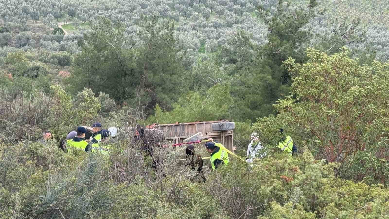 Bursa’da traktör şarampole yuvarlandı: 1 ölü, 1 yaralı
