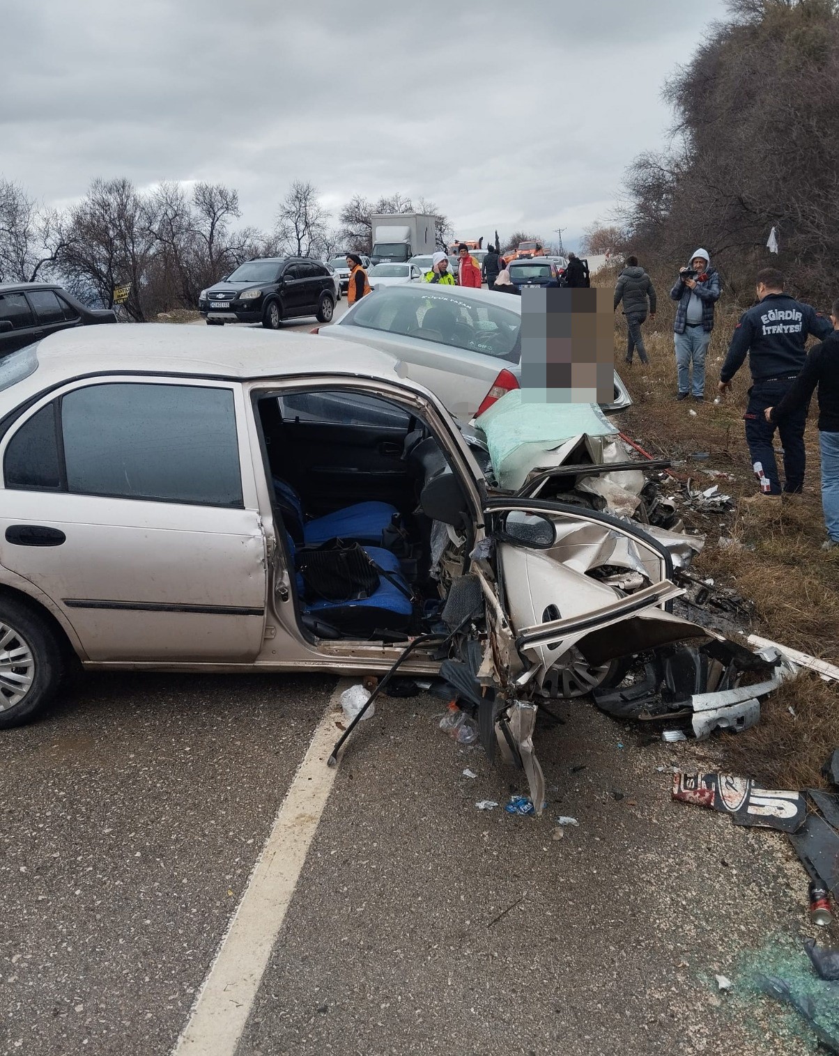 Isparta’da otomobiller kafa kafaya çarpıştı: 1 ölü, 3 yaralı
