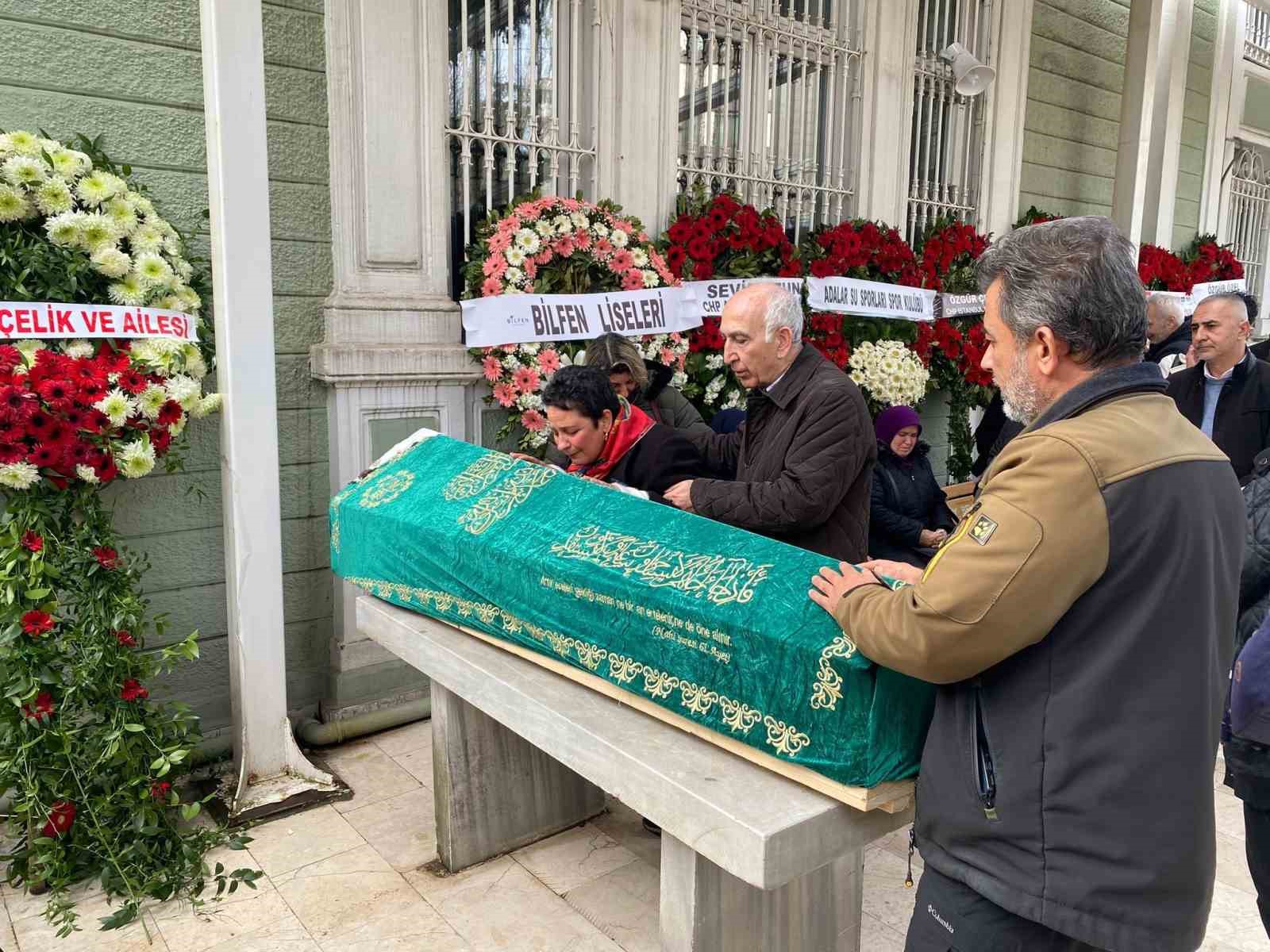 Otel yangınında hayatını kaybeden Özüm Karataşlı’nın annesi: 