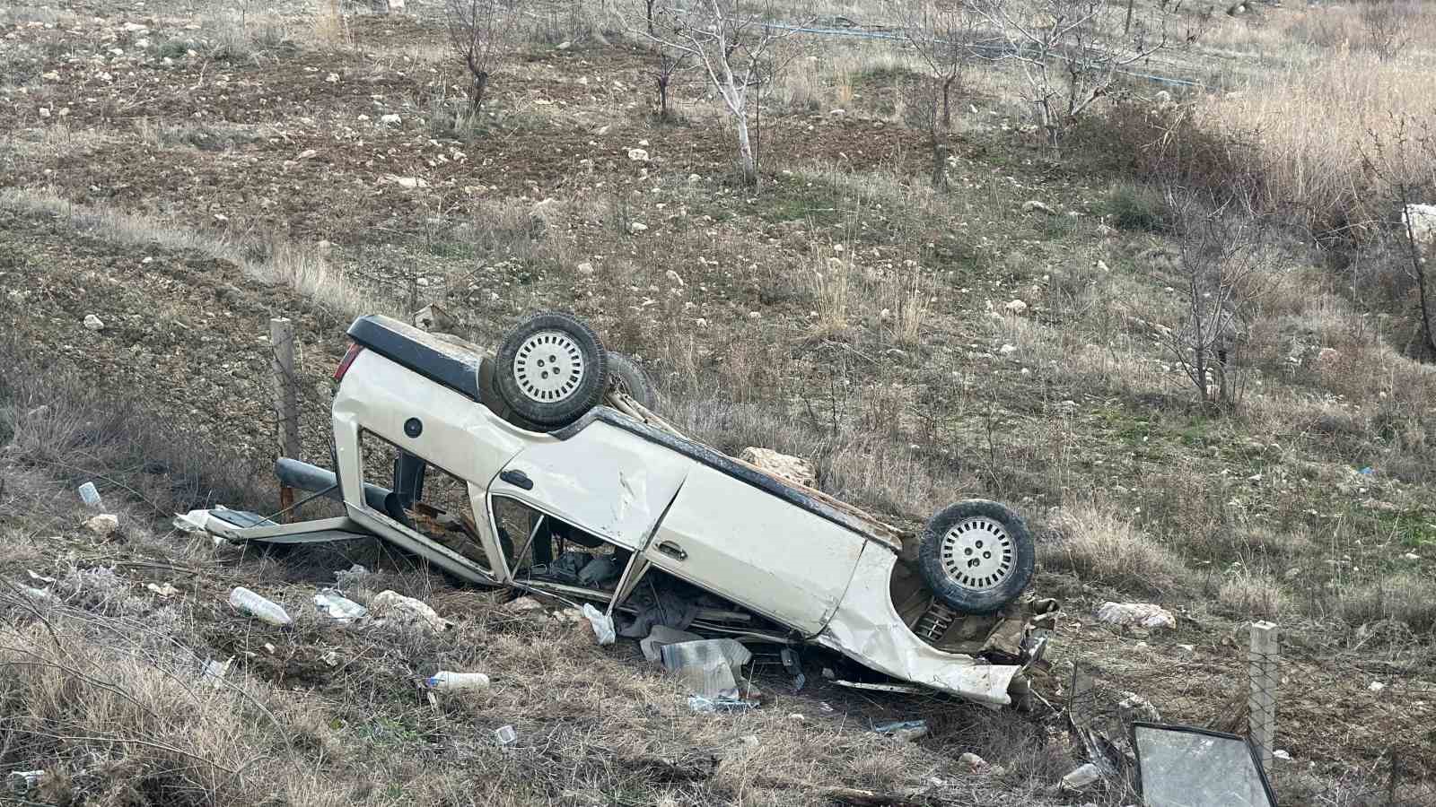 Uşak’ta otomobil takla attı: 1 ağır yaralı
